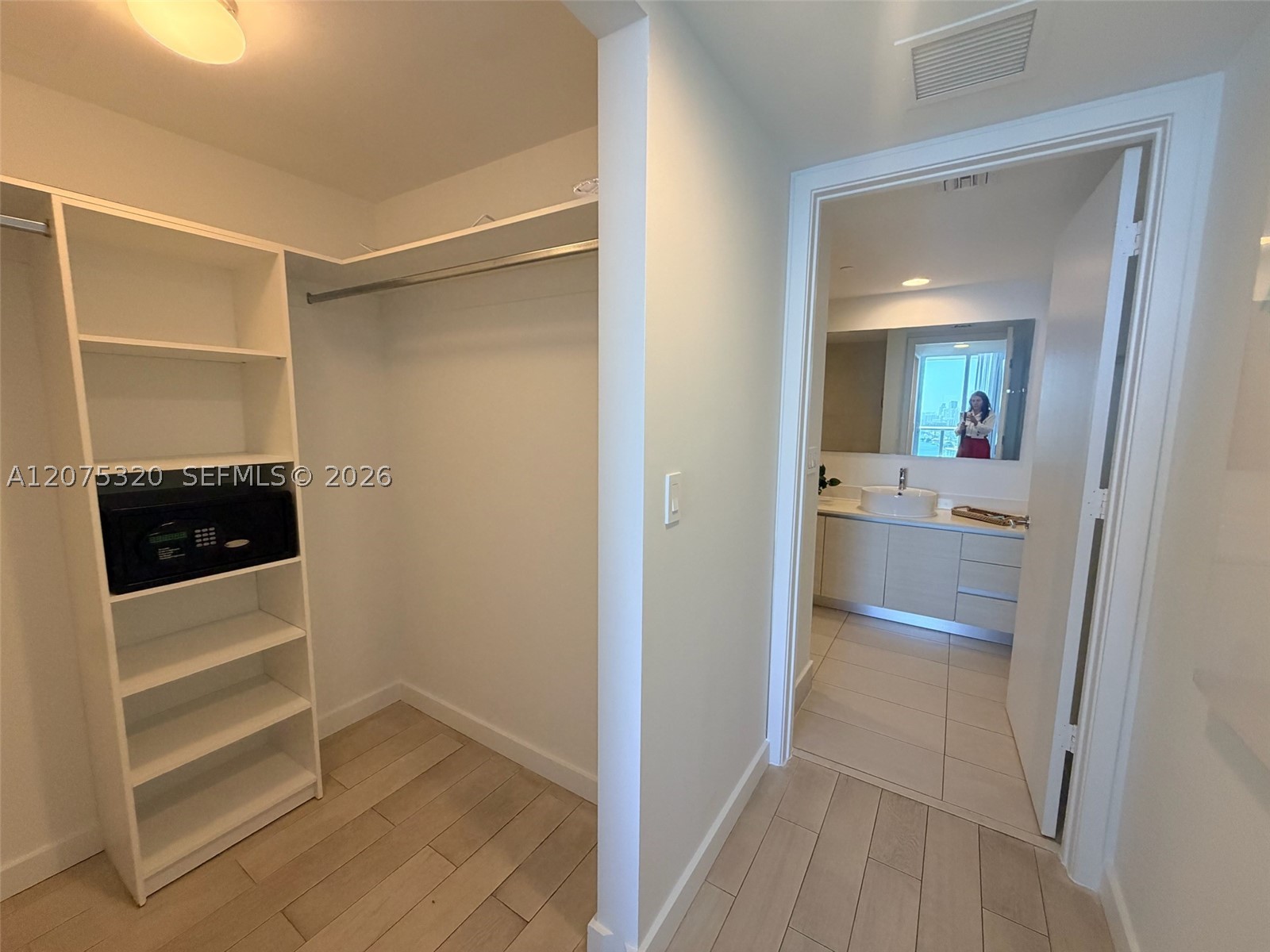 image Beachwalk Condominium16