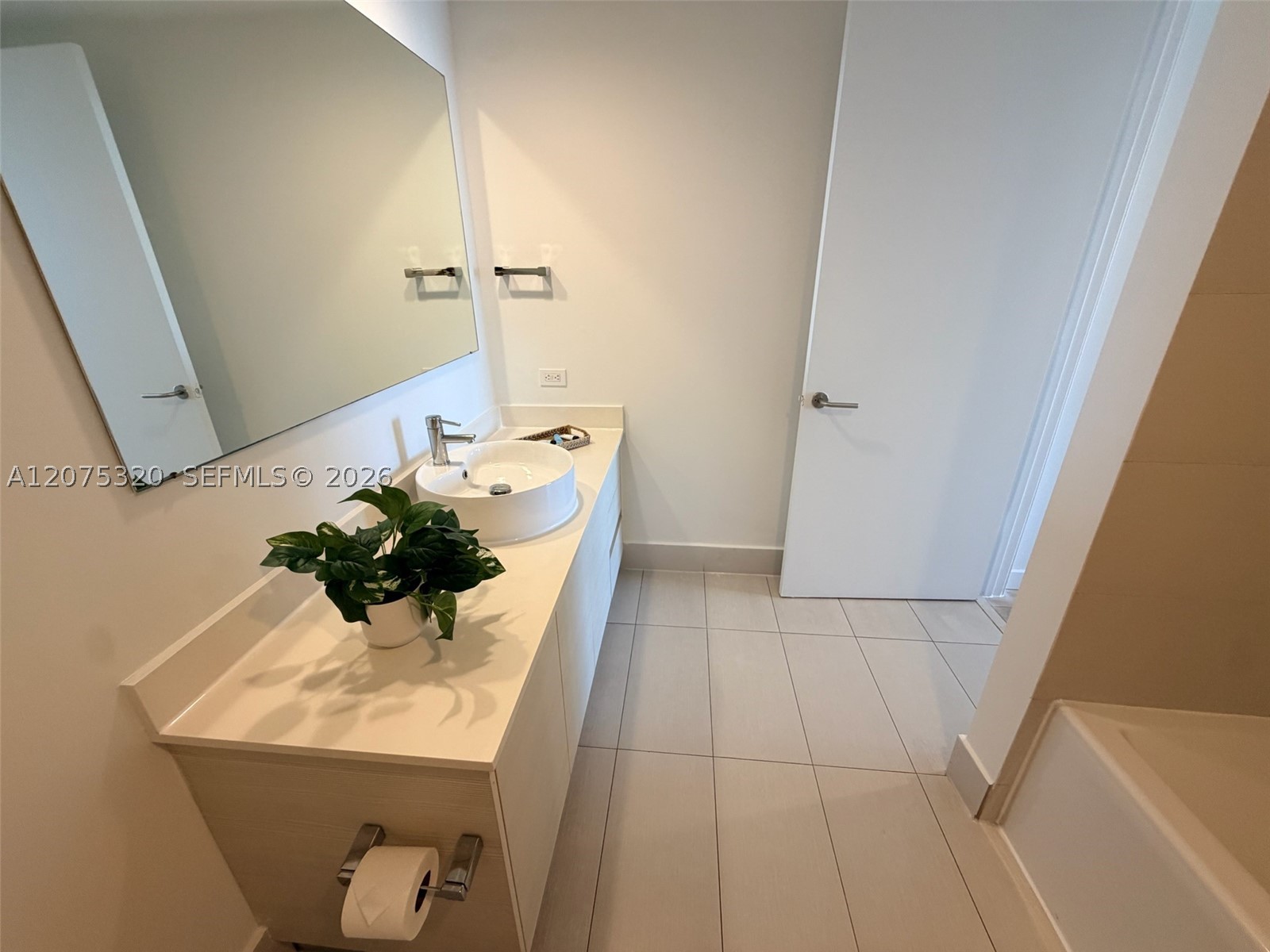 image Beachwalk Condominium18