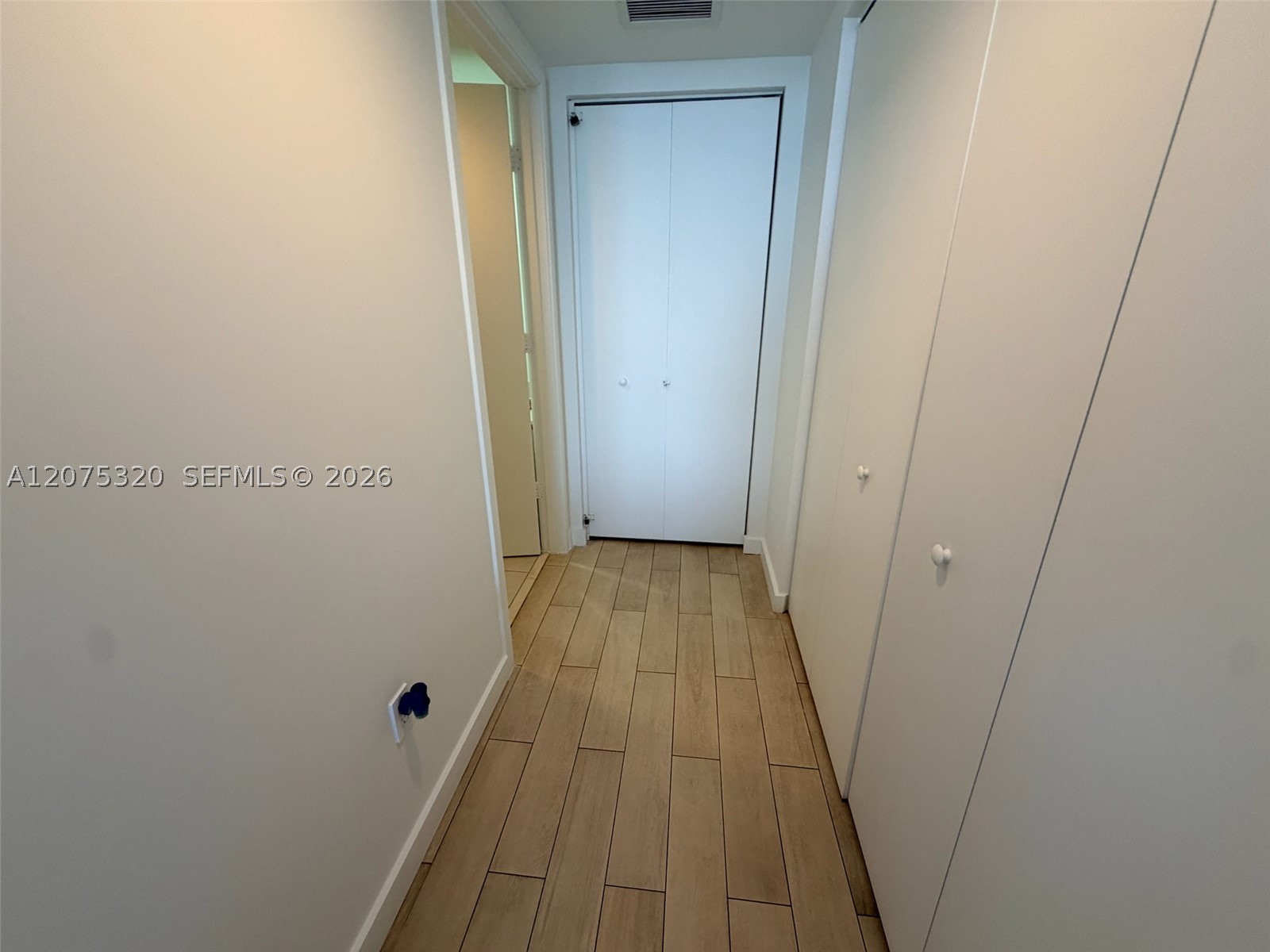 image Beachwalk Condominium21