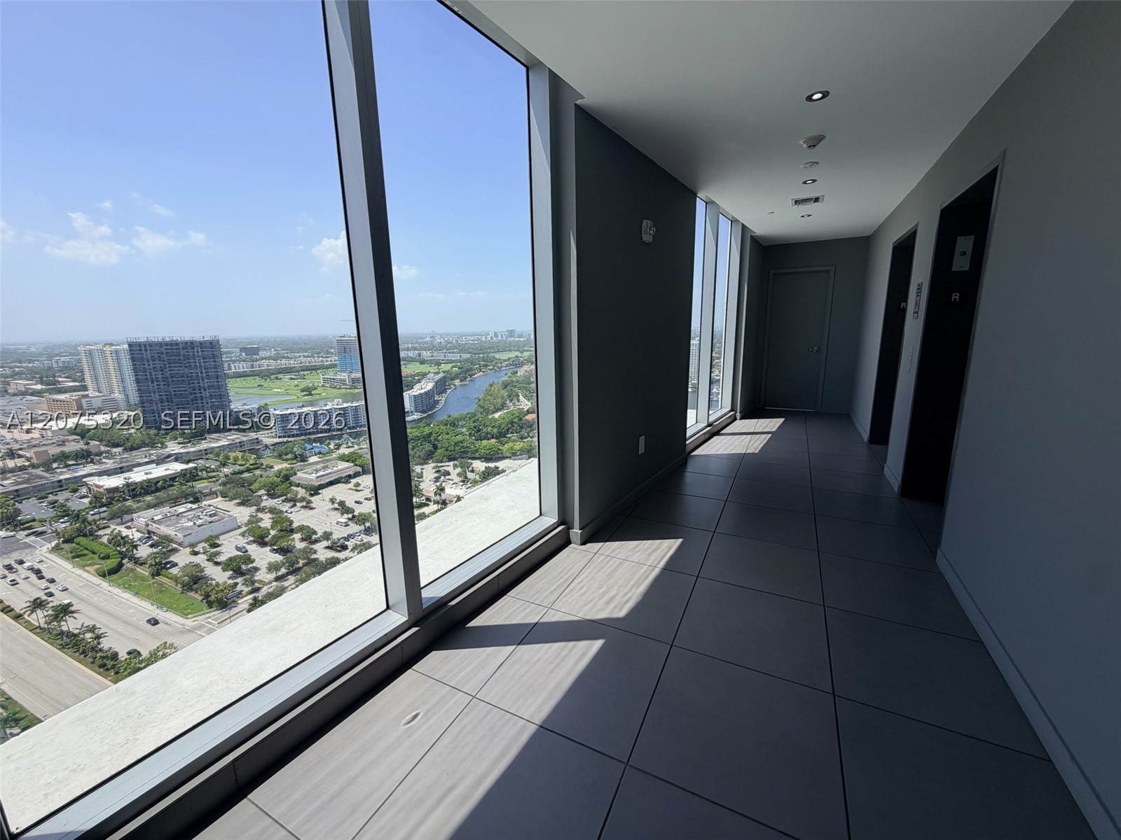 image Beachwalk Condominium3