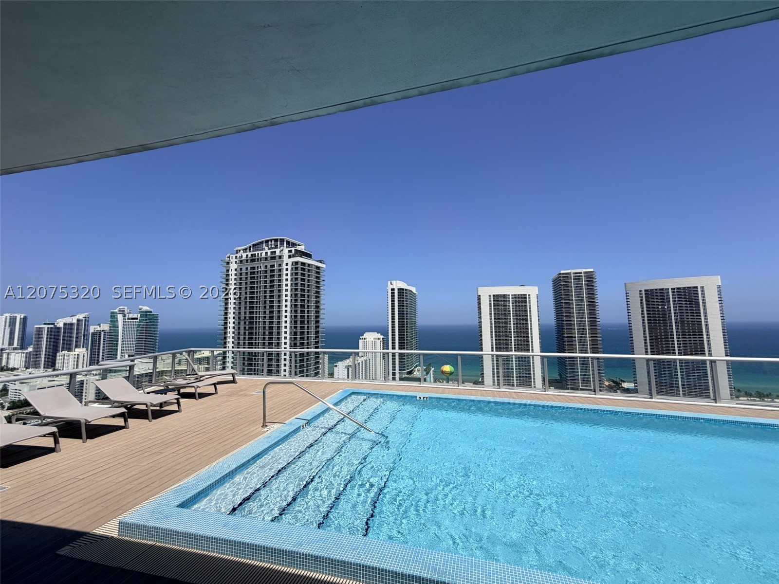 image Beachwalk Condominium4