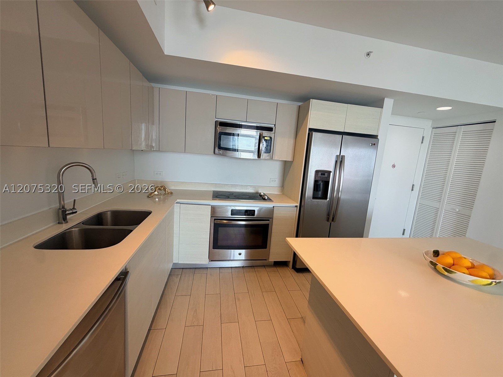 image Beachwalk Condominium8