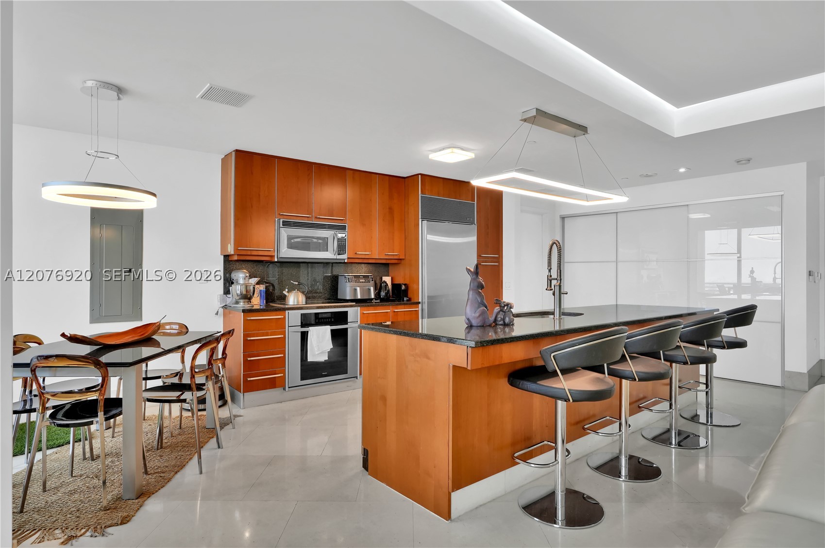 901 Brickell Key Blvd #1807 Miami, FL 33131