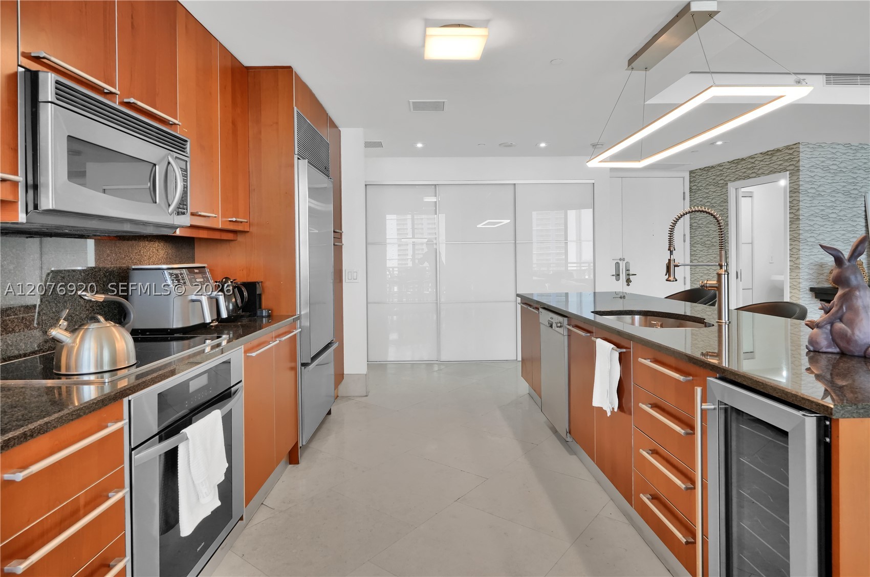 901 Brickell Key Blvd #1807 Miami, FL 33131