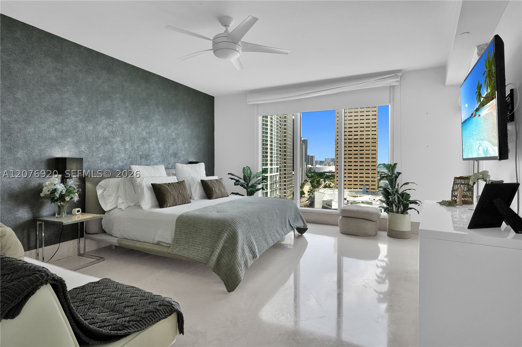 901 Brickell Key Blvd #1807 Miami, FL 33131