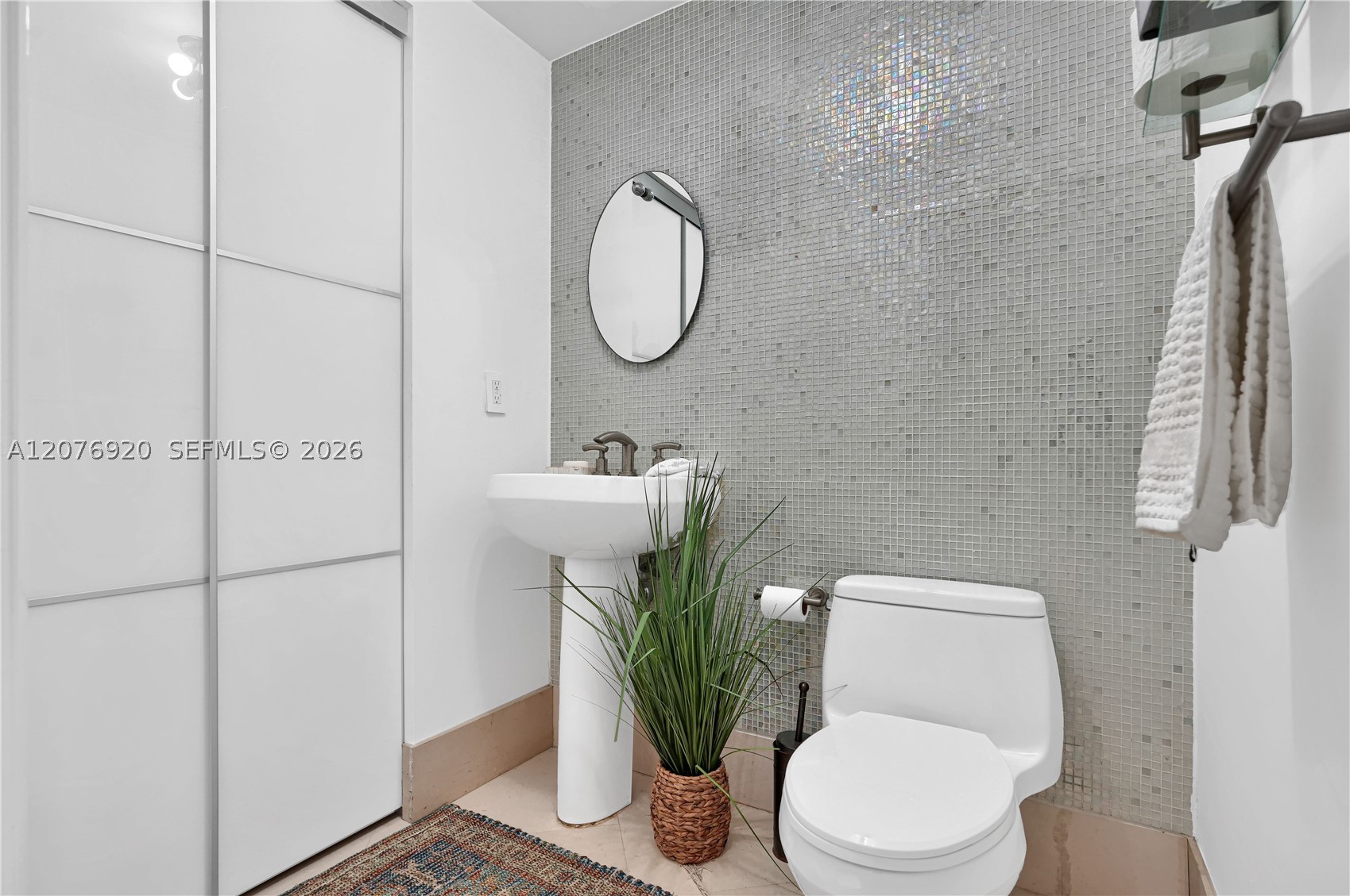 901 Brickell Key Blvd #1807 Miami, FL 33131