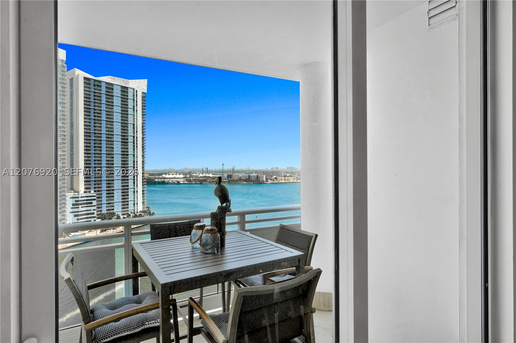 901 Brickell Key Blvd #1807 Miami, FL 33131