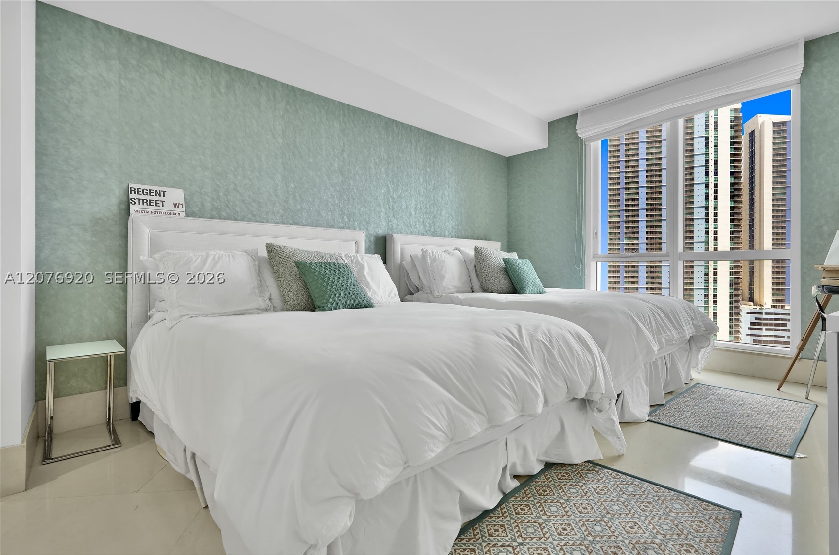 901 Brickell Key Blvd #1807 Miami, FL 33131