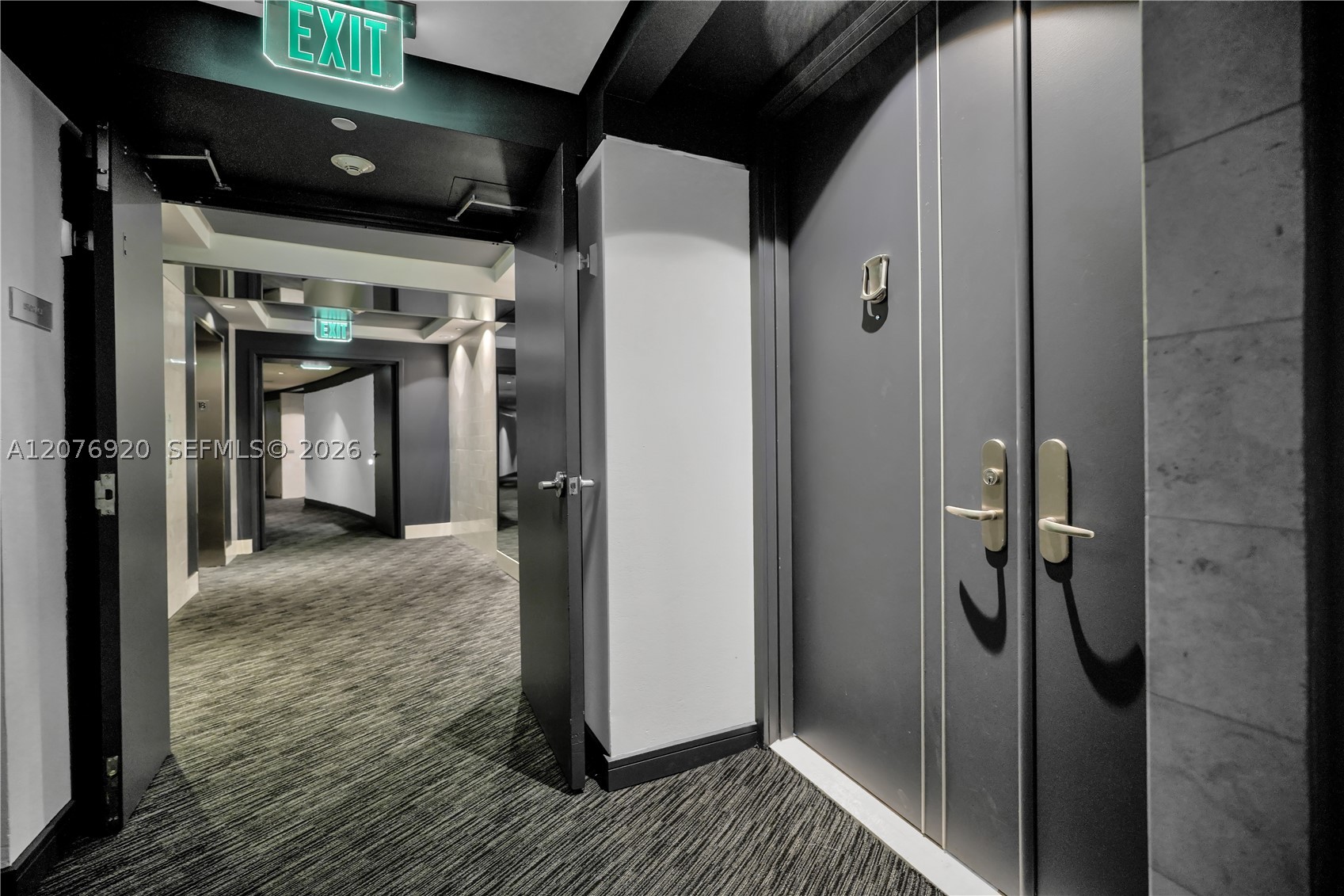 901 Brickell Key Blvd #1807 Miami, FL 33131
