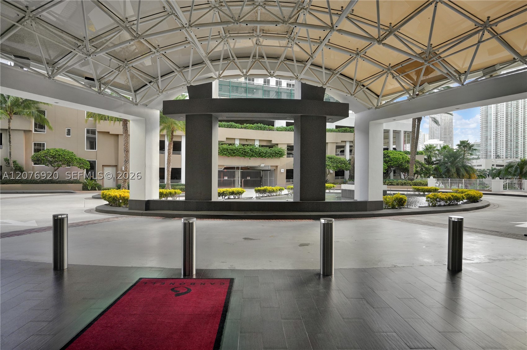 901 Brickell Key Blvd #1807 Miami, FL 33131