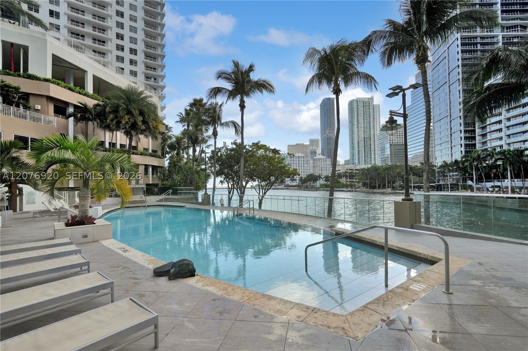 901 Brickell Key Blvd #1807 Miami, FL 33131