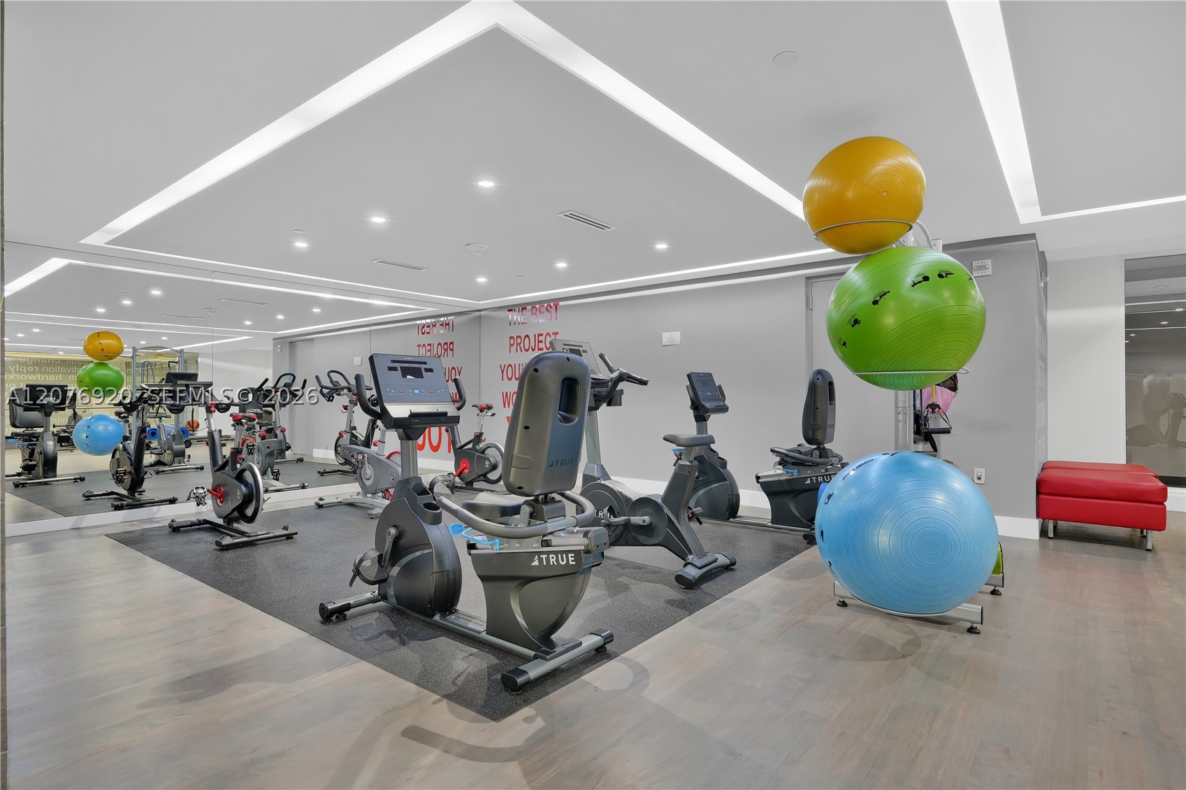 901 Brickell Key Blvd #1807 Miami, FL 33131