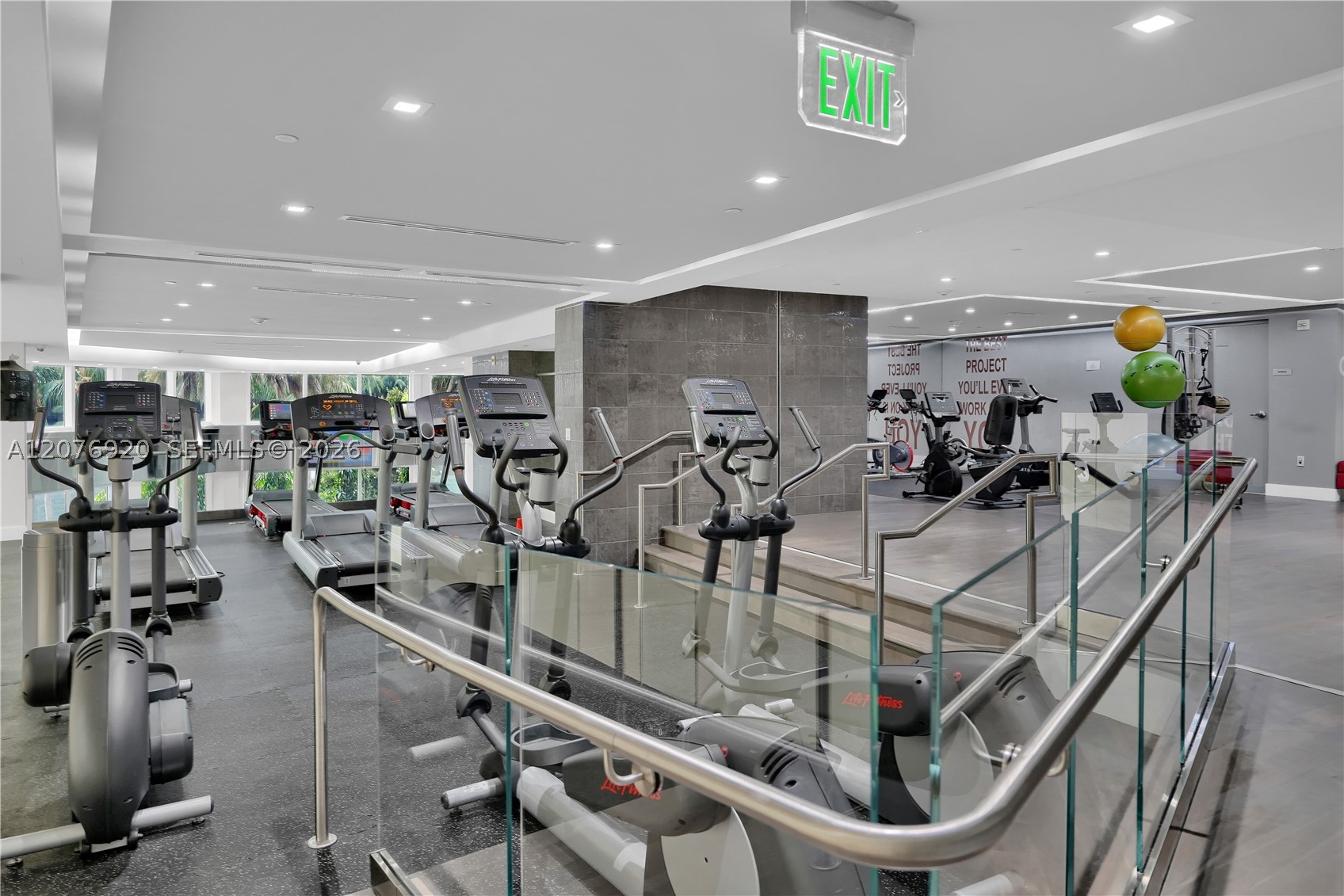 901 Brickell Key Blvd #1807 Miami, FL 33131