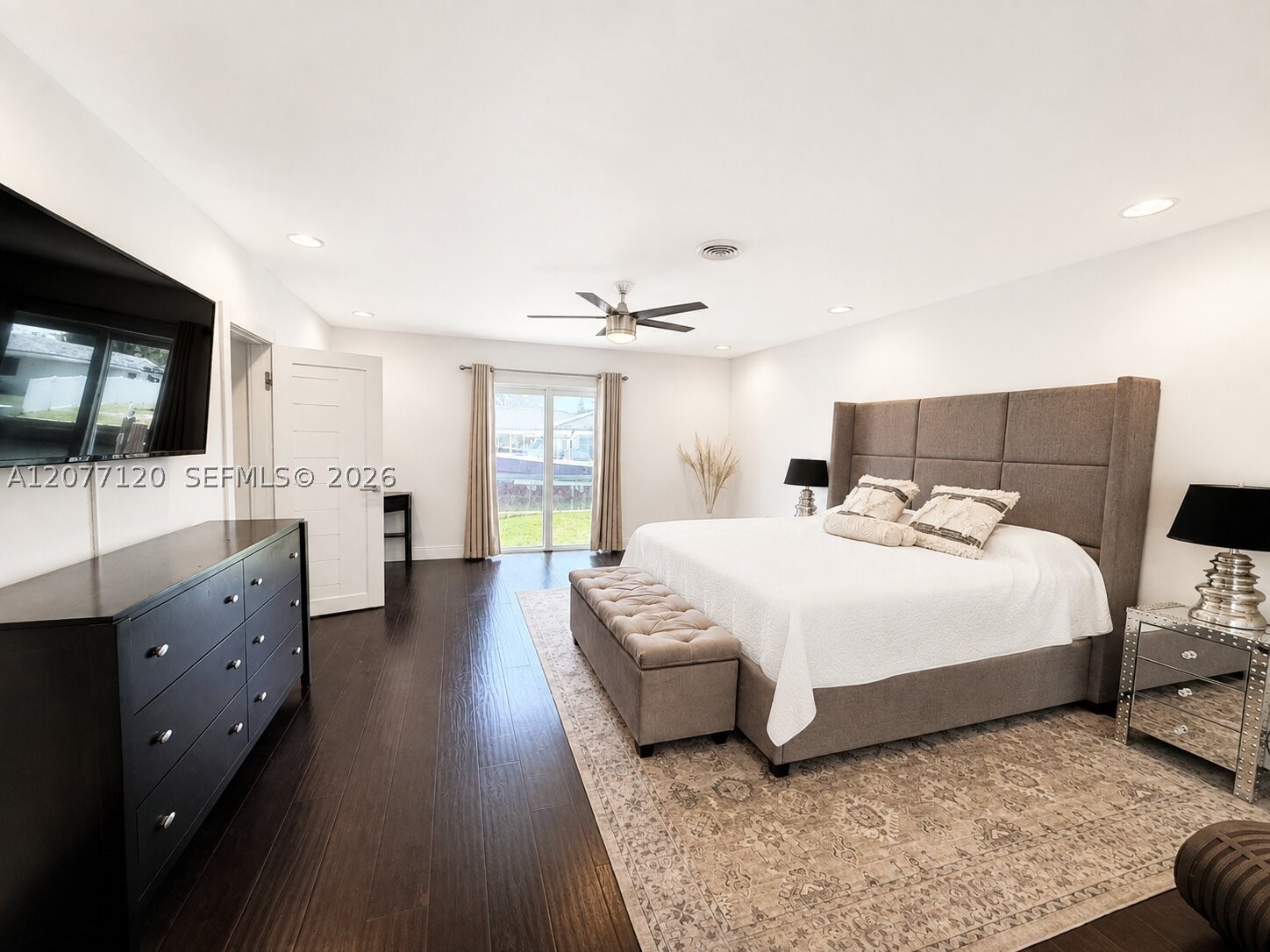 2830 NE 56th Ct Fort Lauderdale, FL 33308