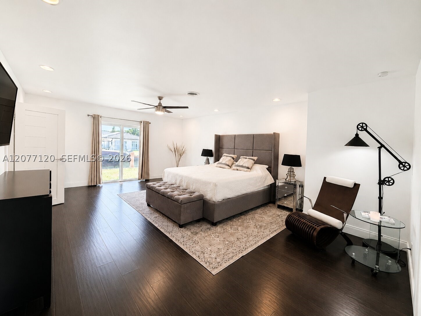 2830 NE 56th Ct Fort Lauderdale, FL 33308