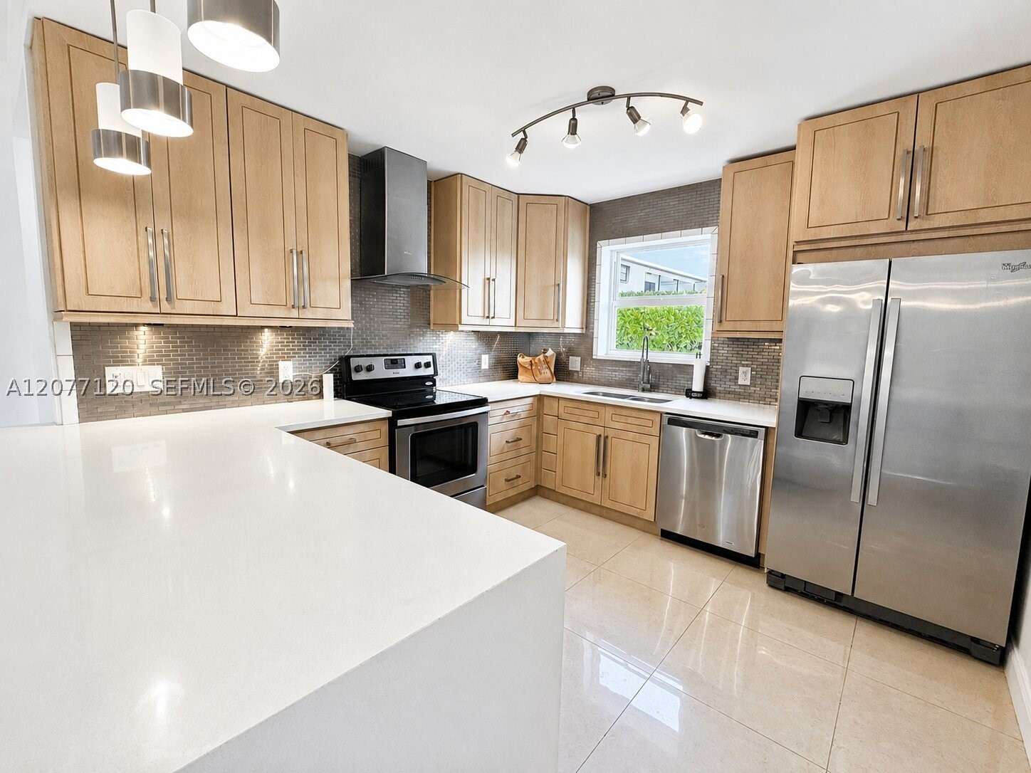 2830 NE 56th Ct Fort Lauderdale, FL 33308