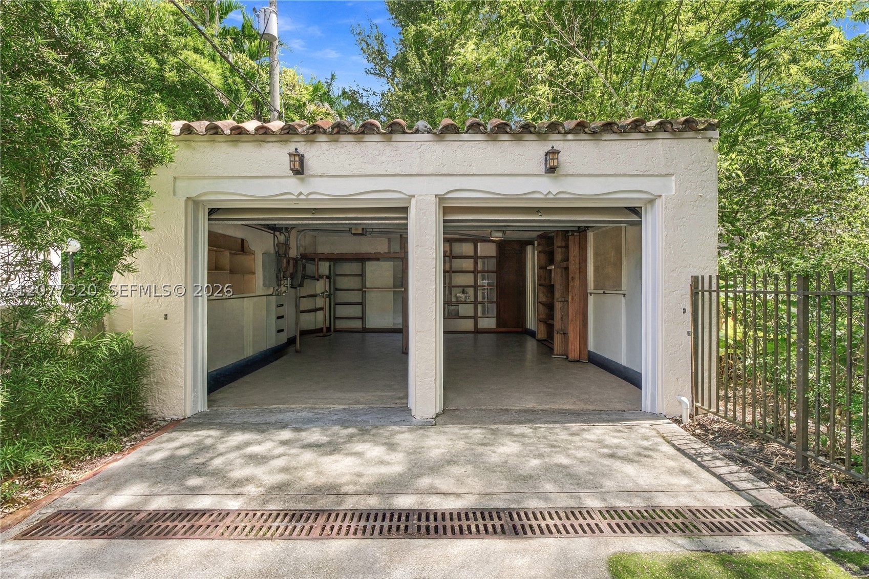 665 N Greenway Dr Coral Gables, FL 33134