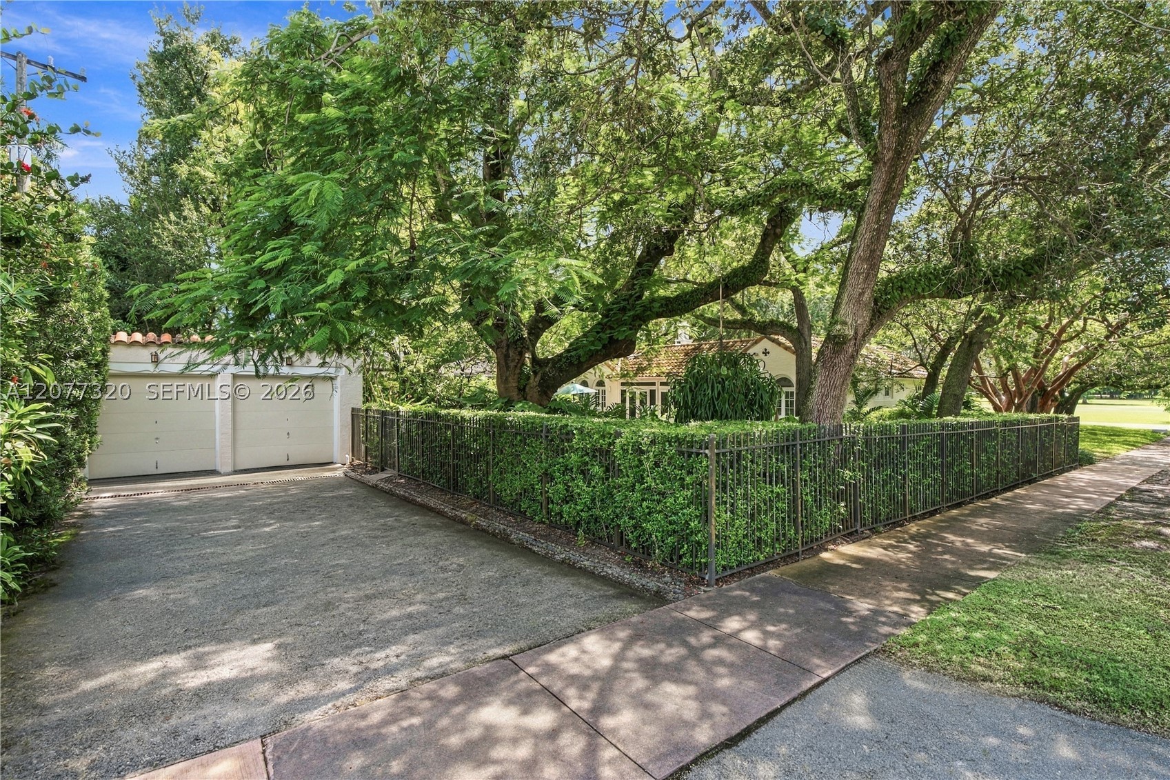 665 N Greenway Dr Coral Gables, FL 33134