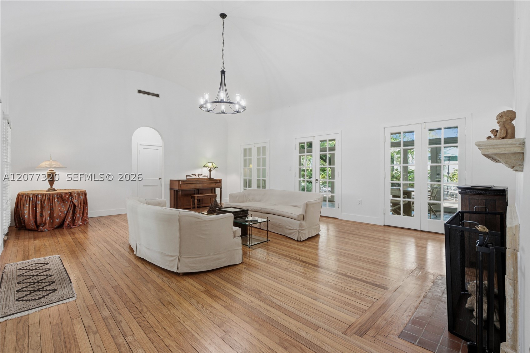 665 N Greenway Dr Coral Gables, FL 33134