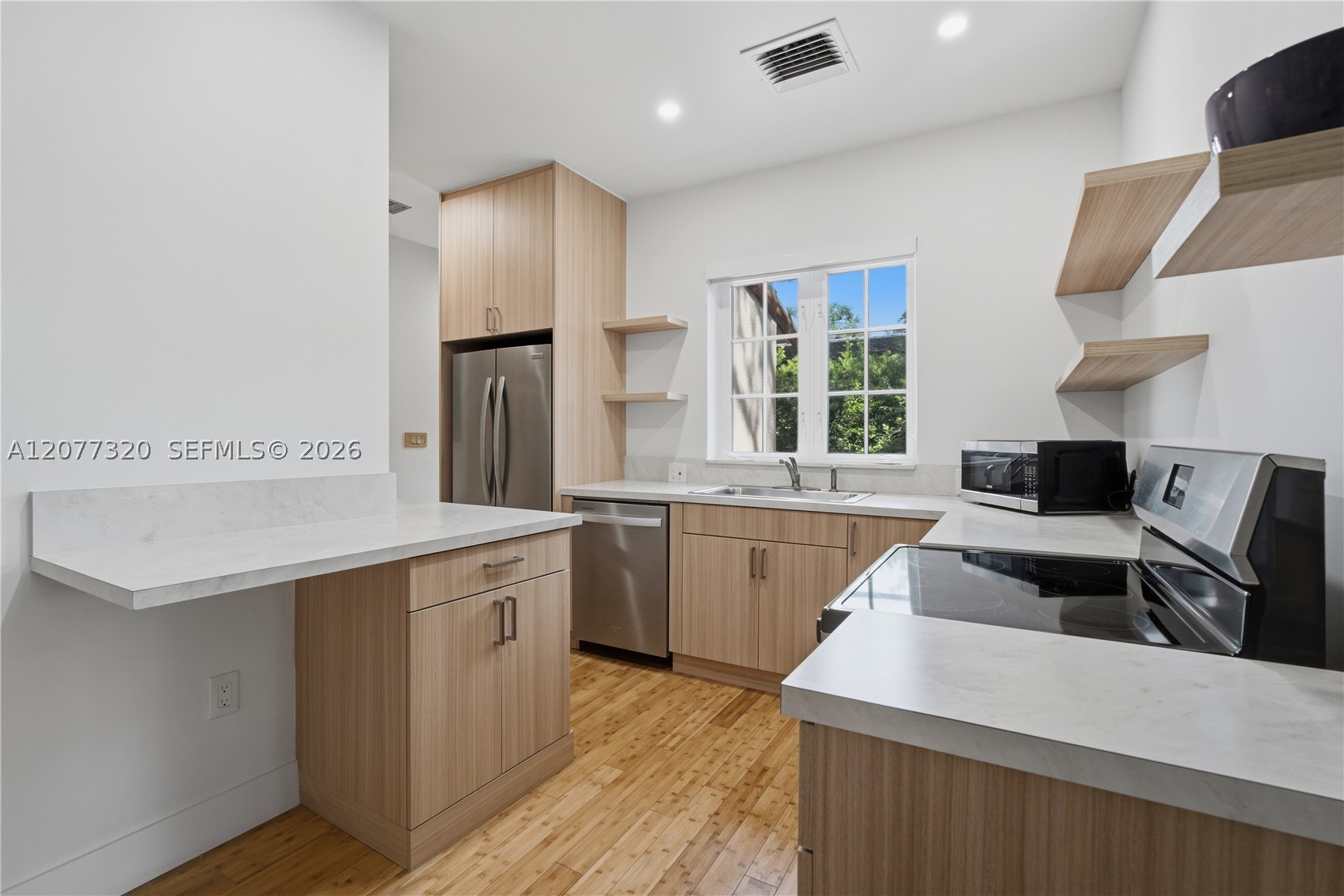 665 N Greenway Dr Coral Gables, FL 33134