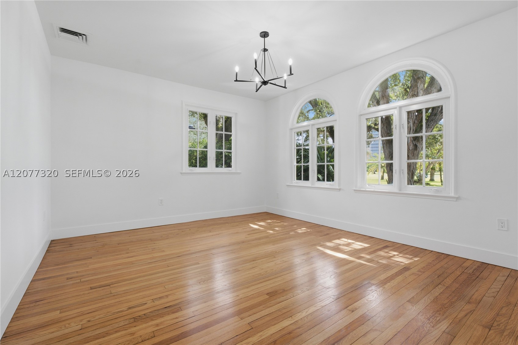 665 N Greenway Dr Coral Gables, FL 33134