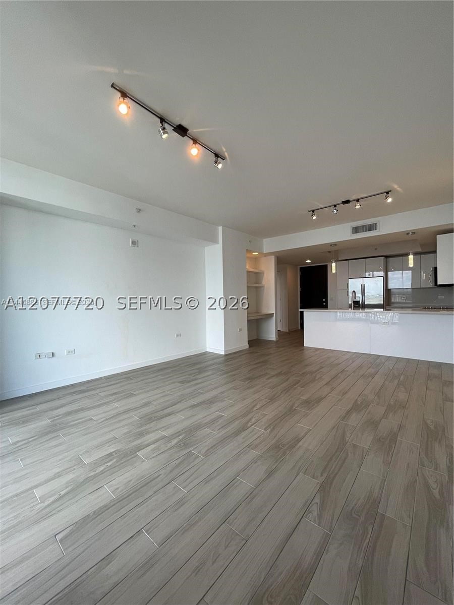 image Nine at Mary Brickell Village10
