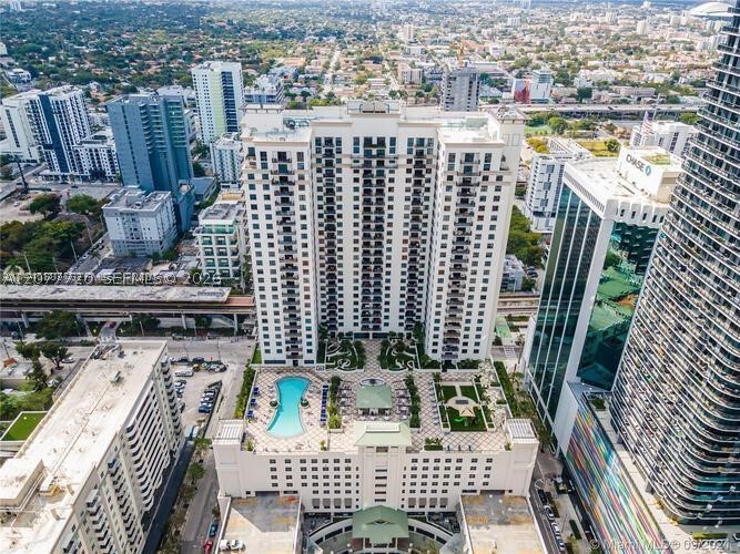 image Nine at Mary Brickell Village13