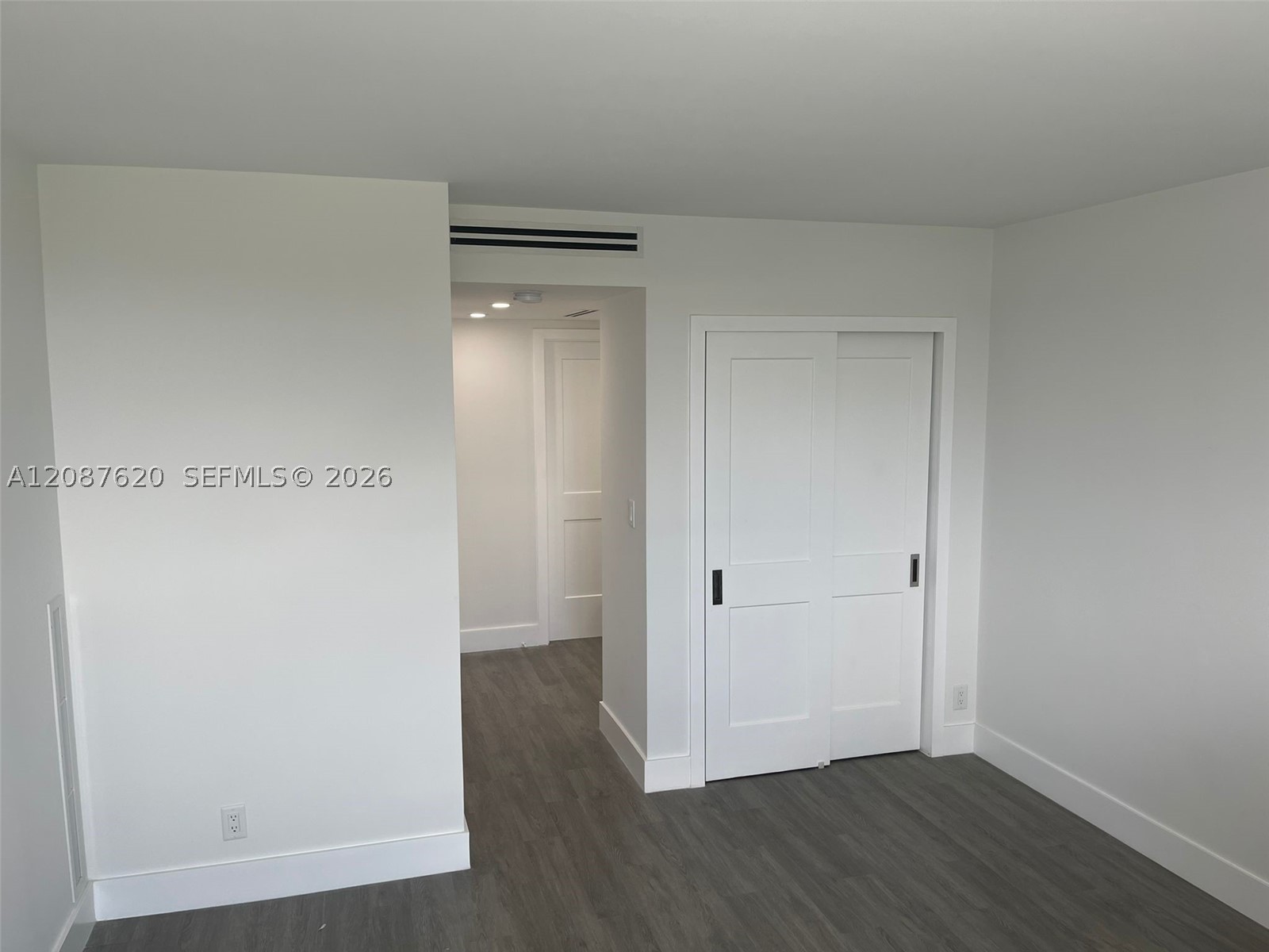image Arlen House East10