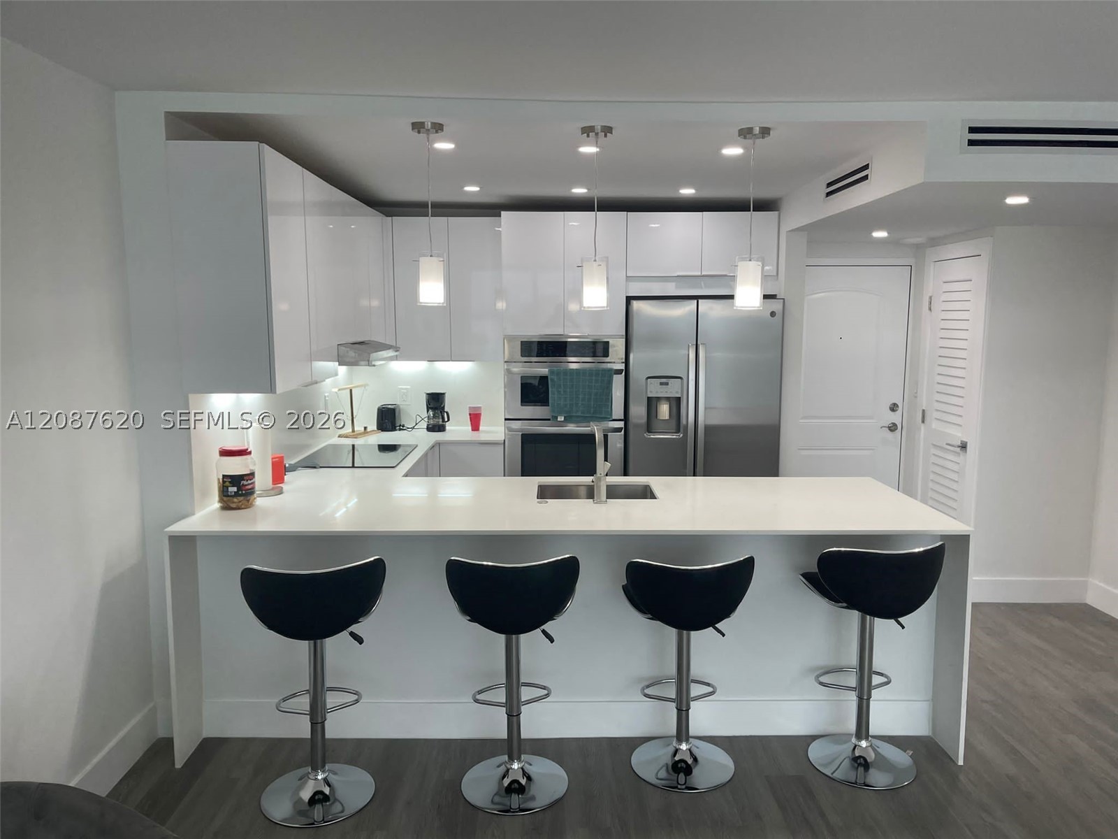 image Arlen House East11