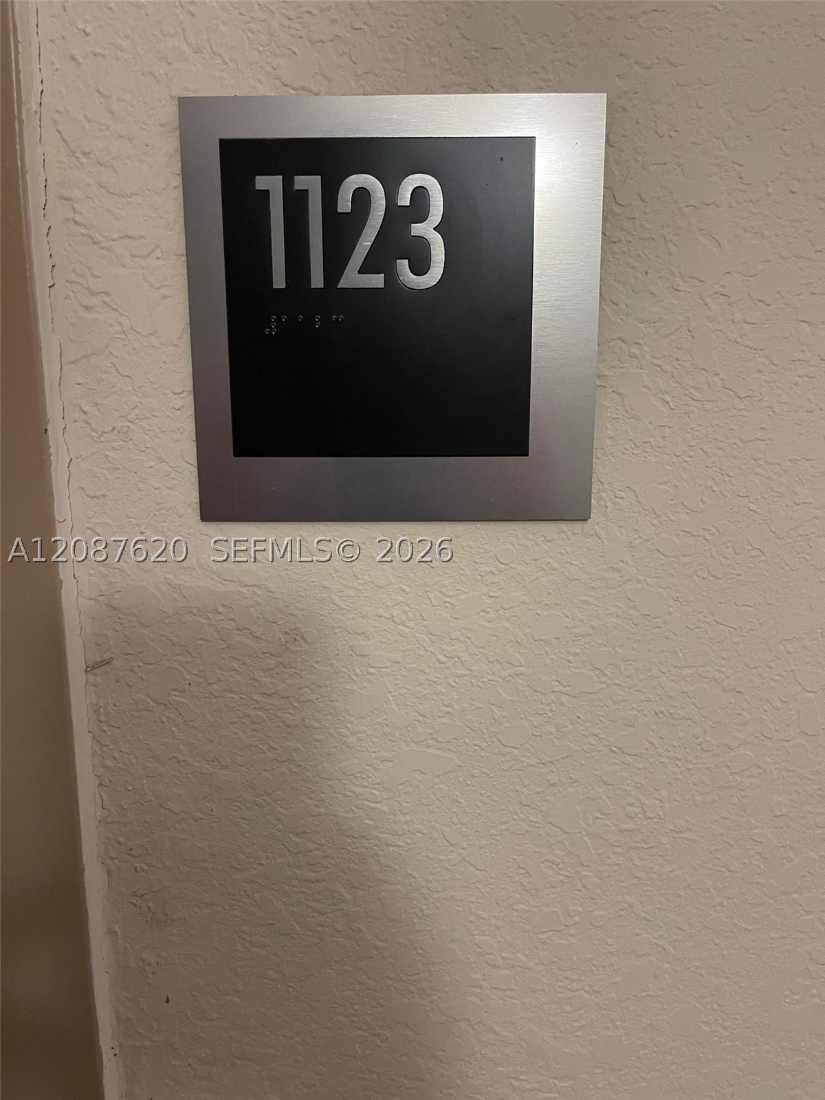 image Arlen House East12