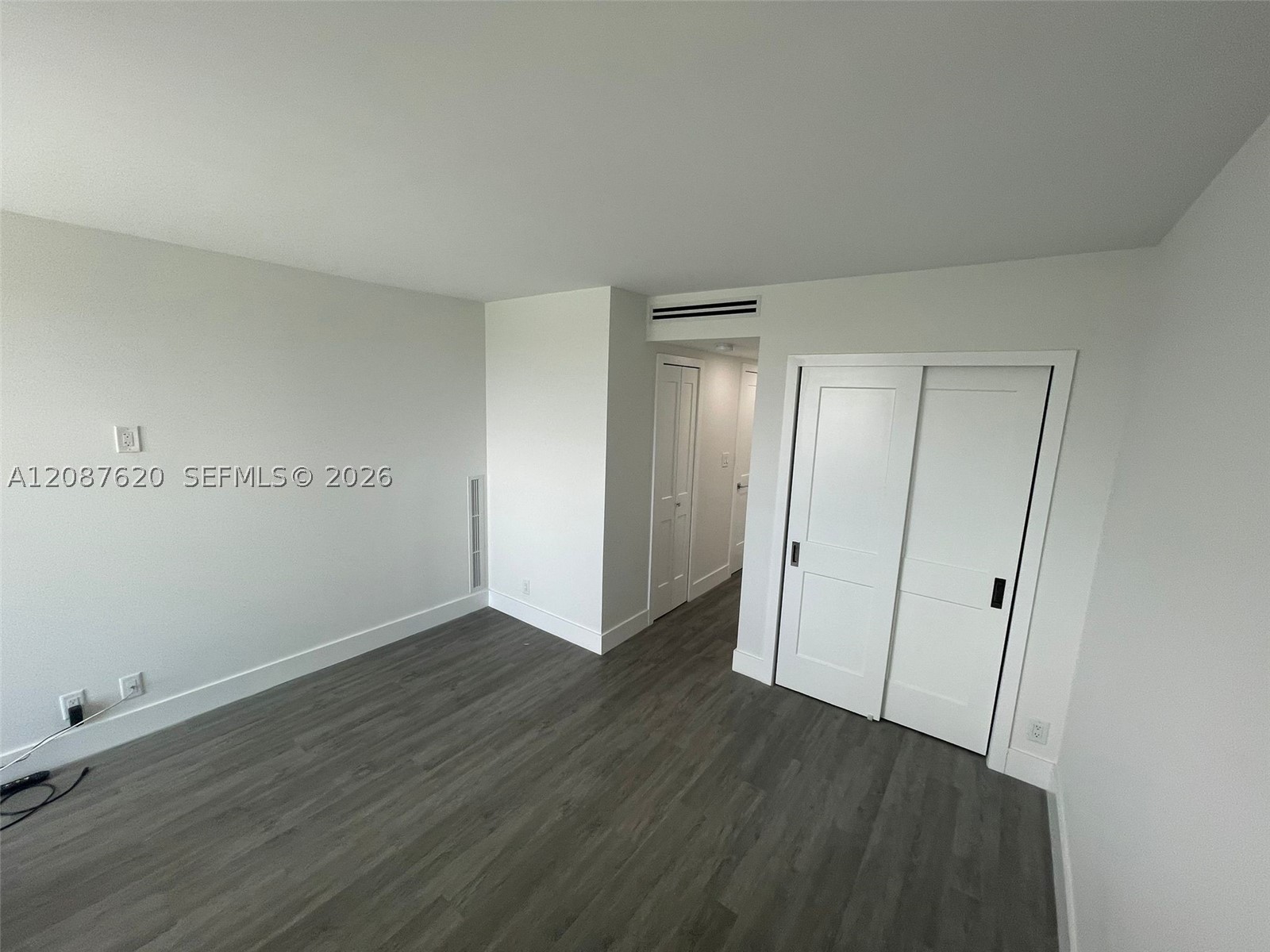 image Arlen House East7