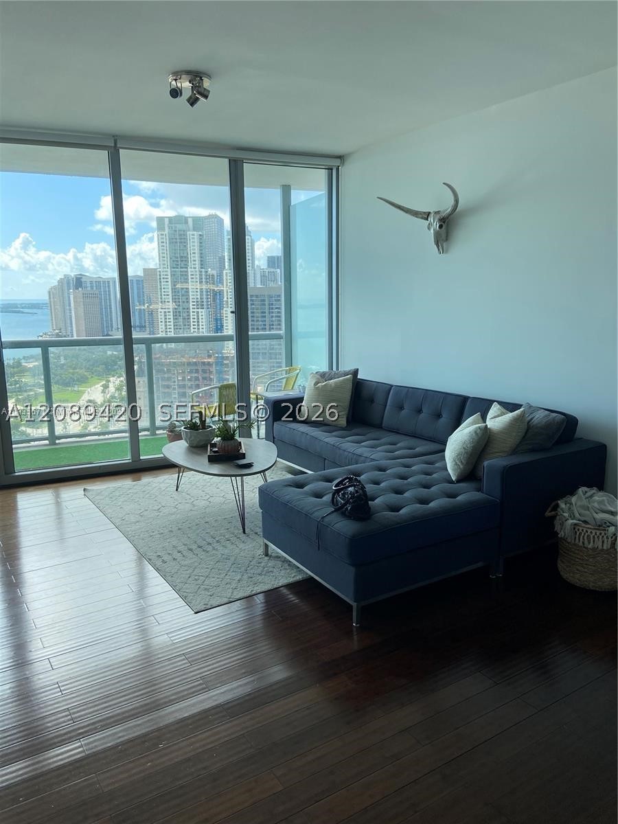 image Marina Blue4