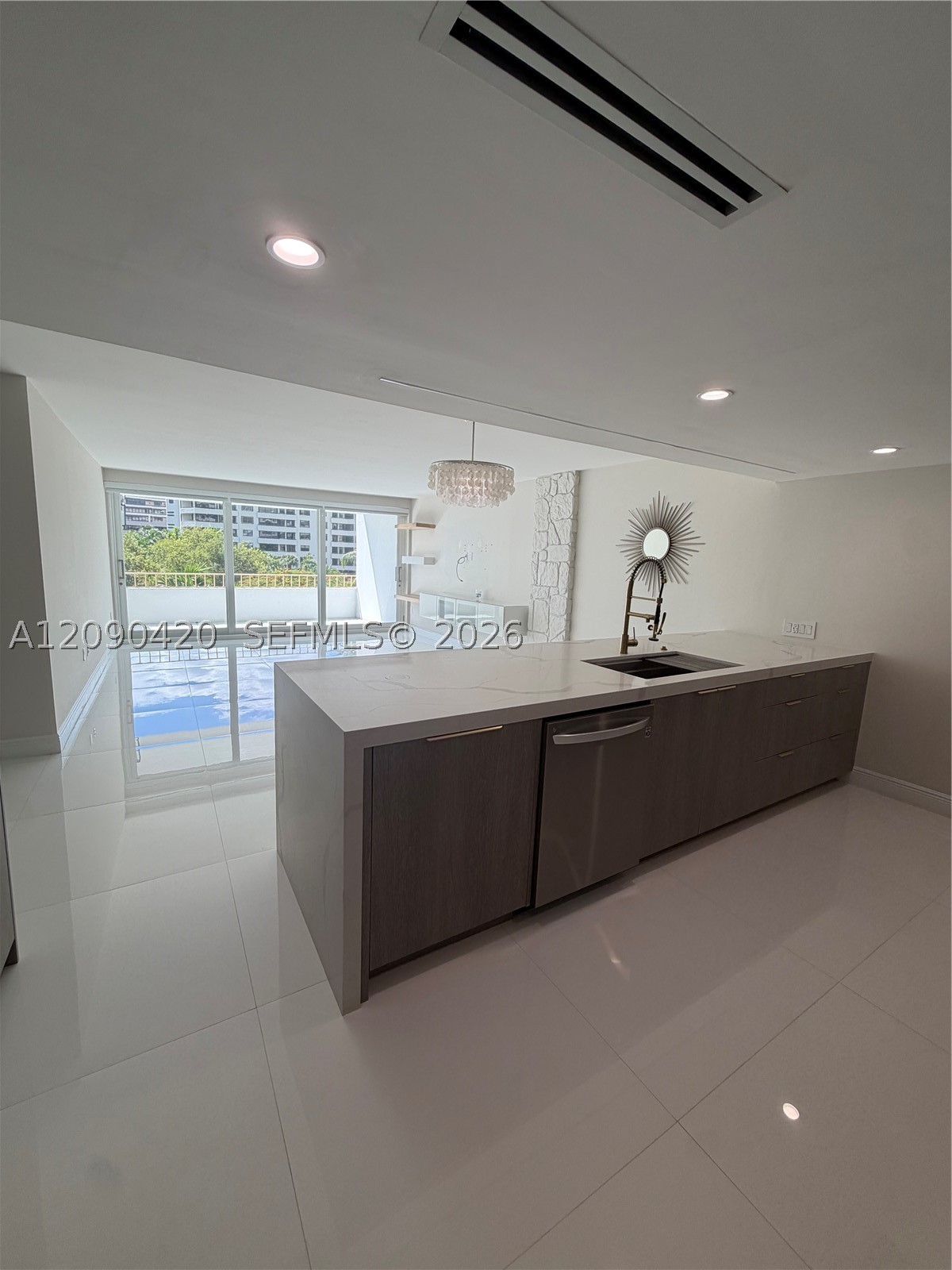155 Ocean Ln Dr #413 Key Biscayne, FL 33149
