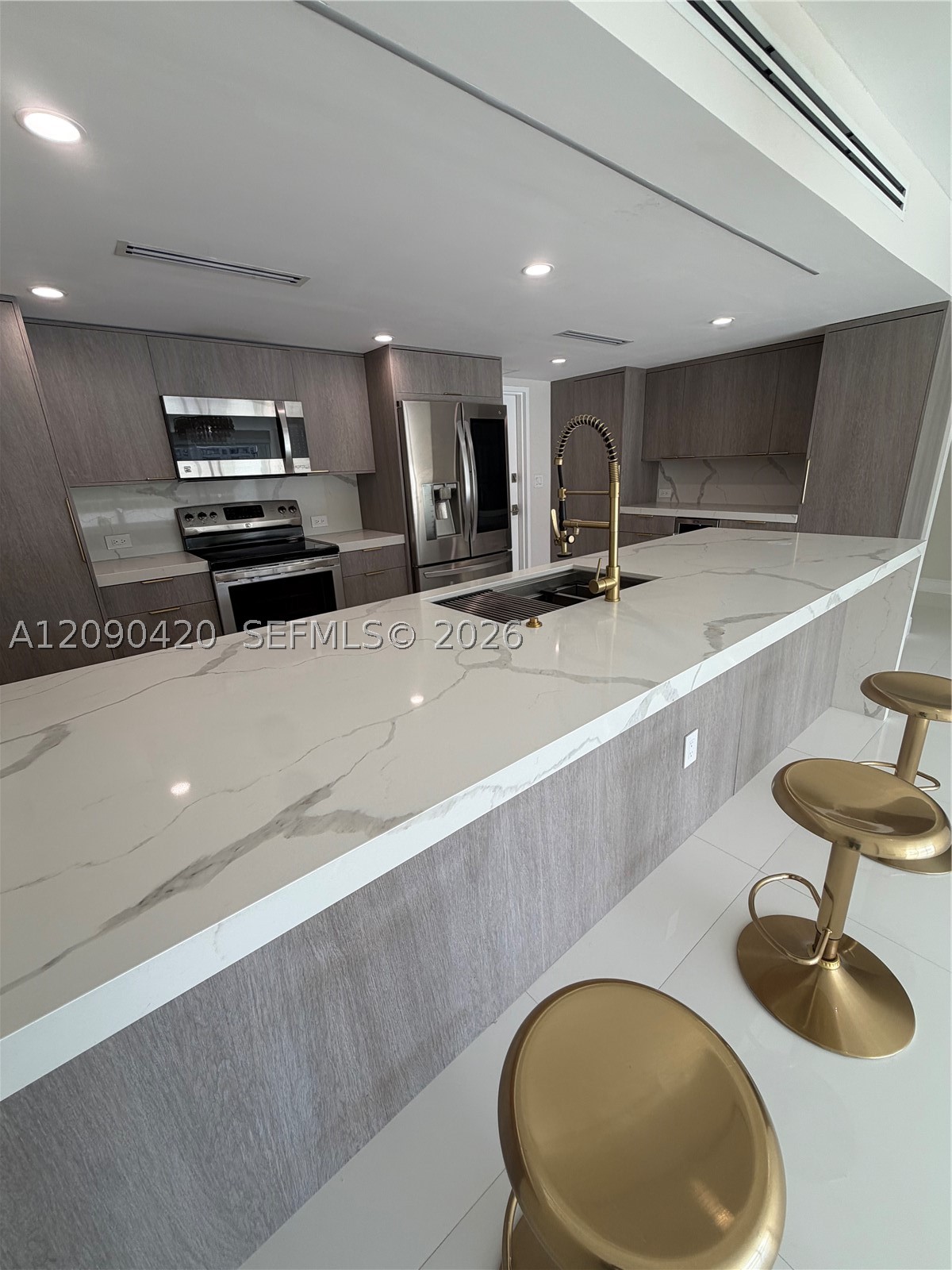 155 Ocean Ln Dr #413 Key Biscayne, FL 33149