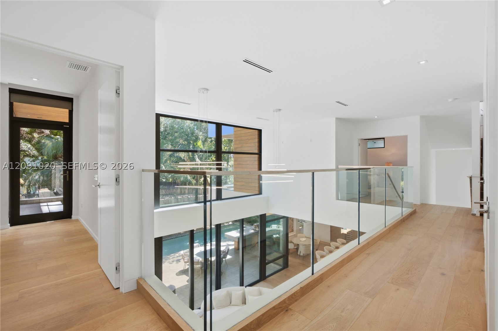 2803 Crystal Ct Miami, FL 33133