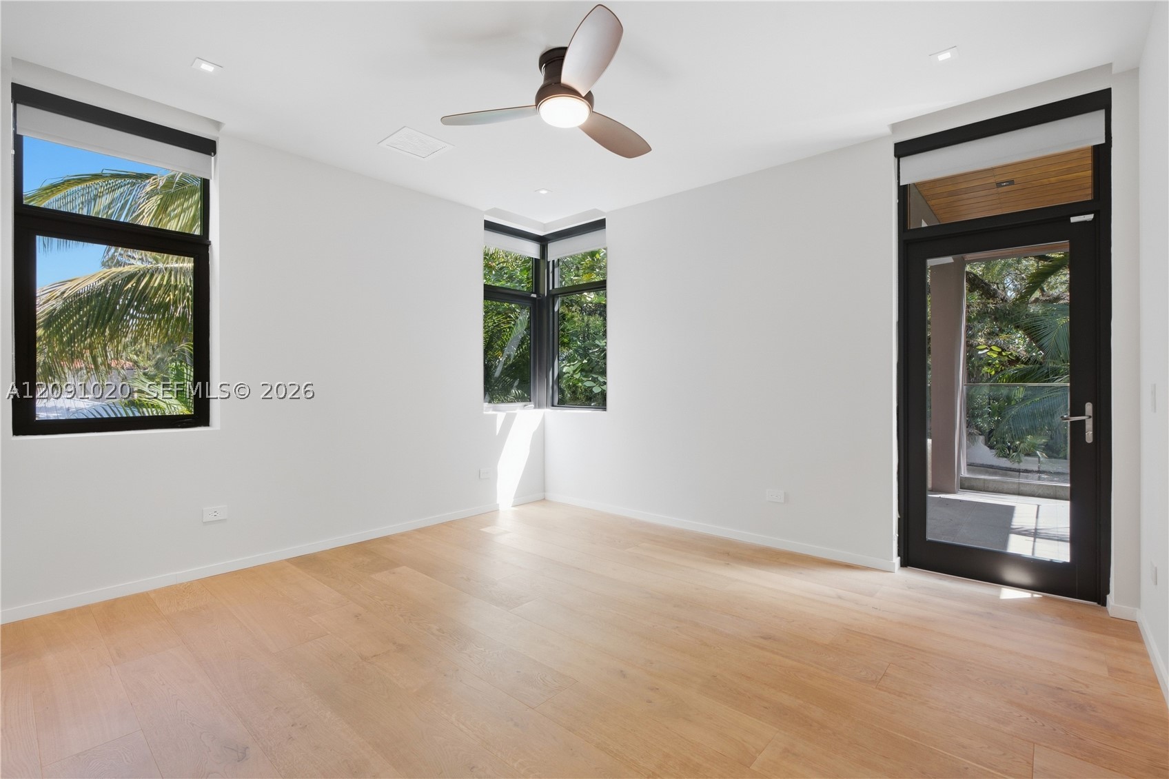 2803 Crystal Ct Miami, FL 33133