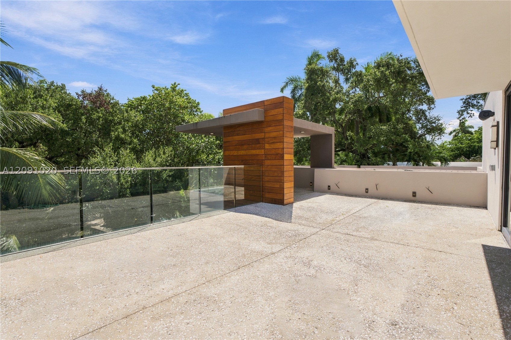 2803 Crystal Ct Miami, FL 33133