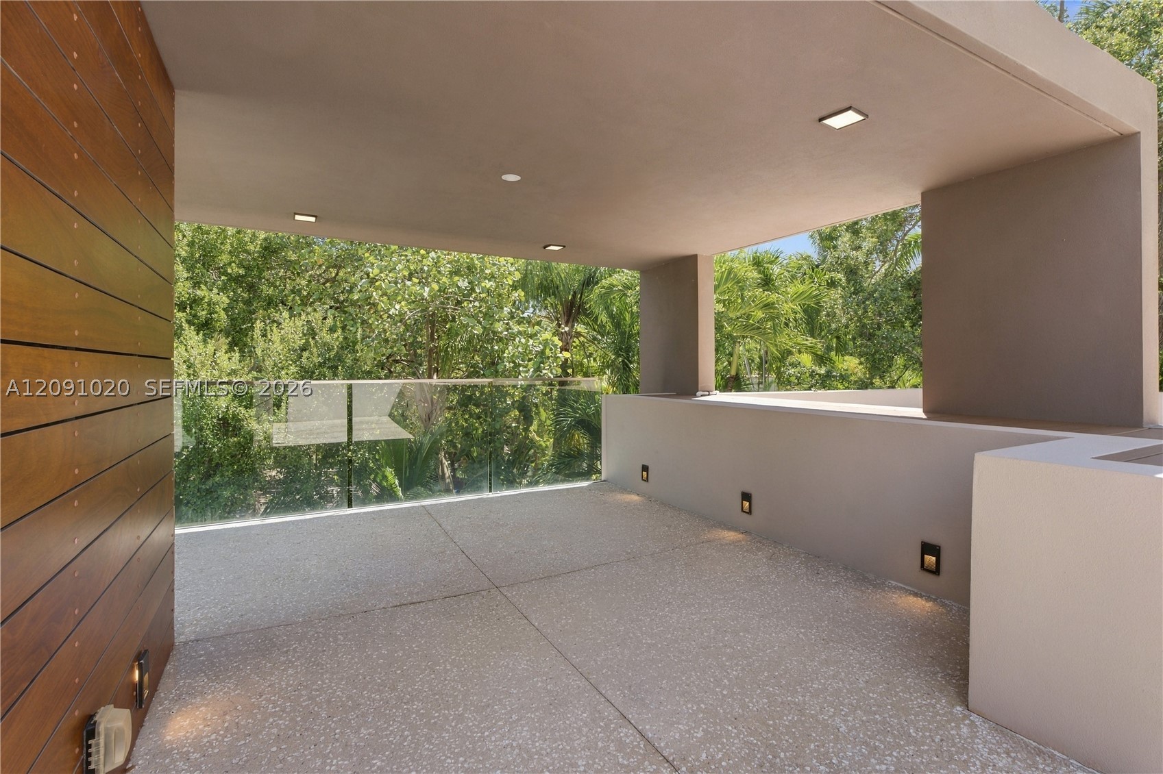 2803 Crystal Ct Miami, FL 33133