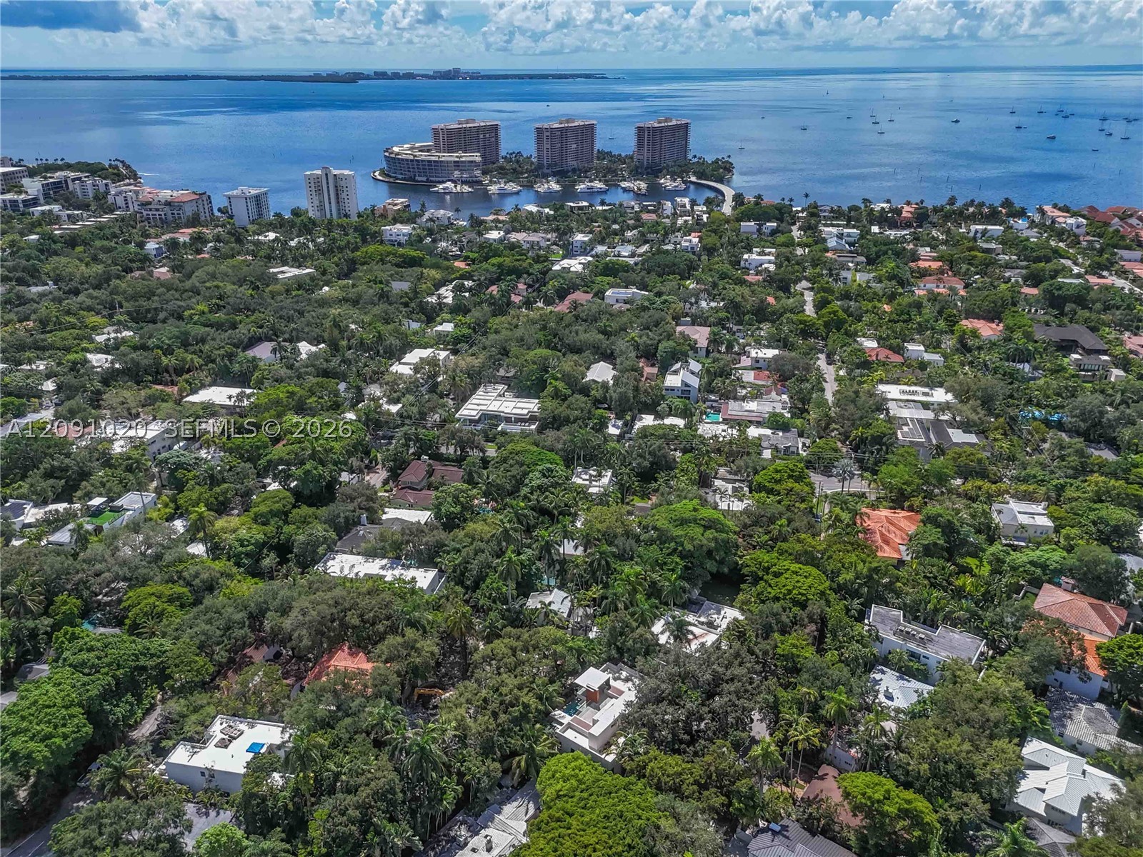 2803 Crystal Ct Miami, FL 33133