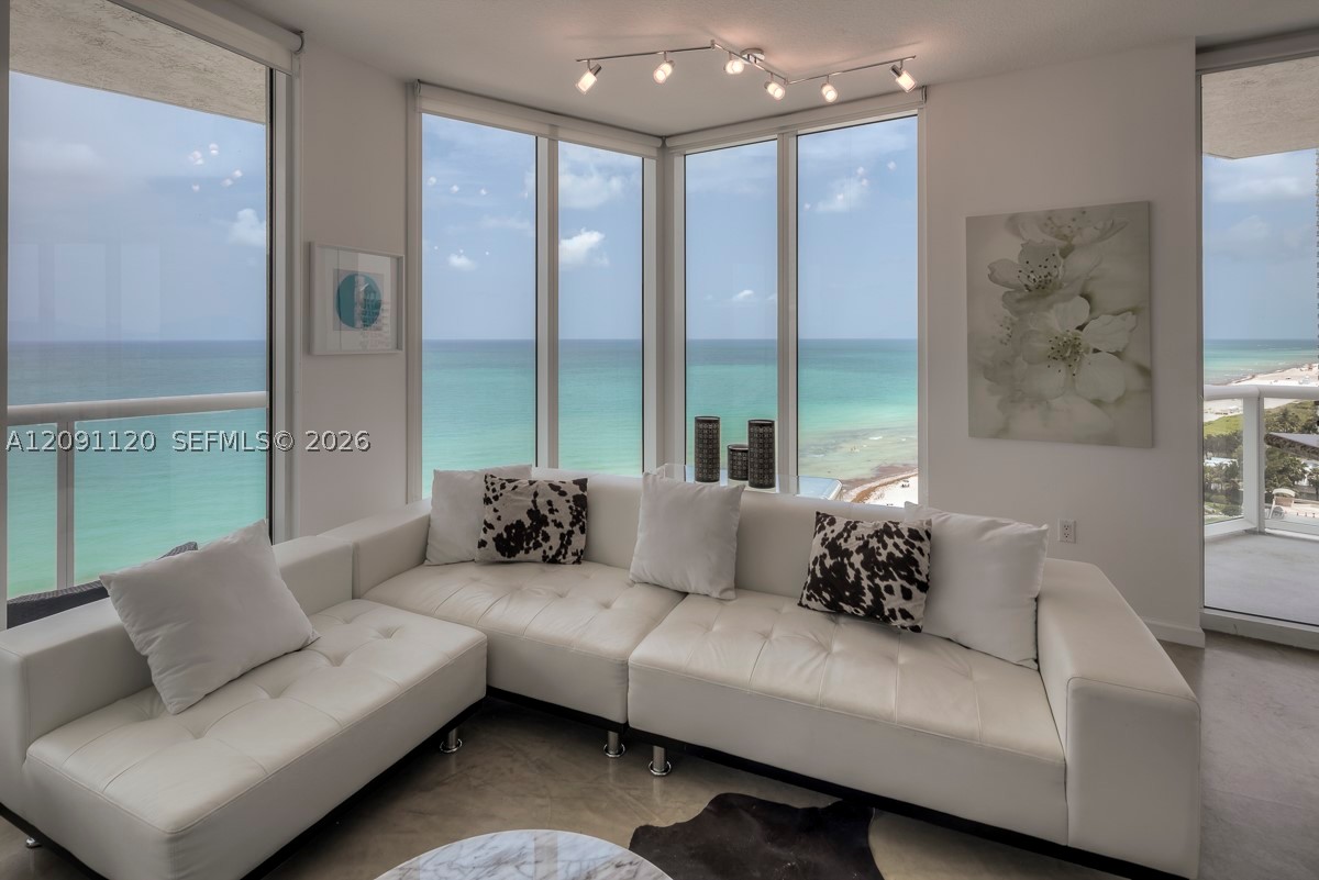 6515 Collins Ave #1503