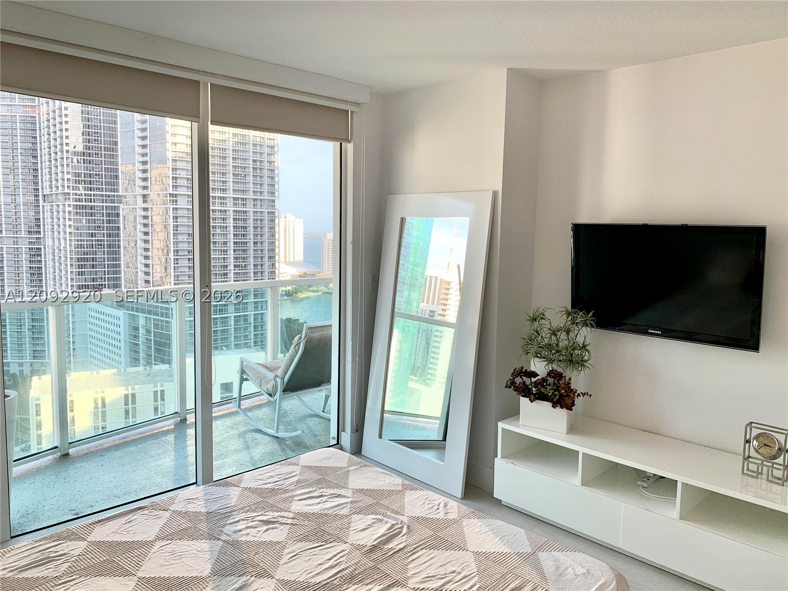 image Brickell on the River North11