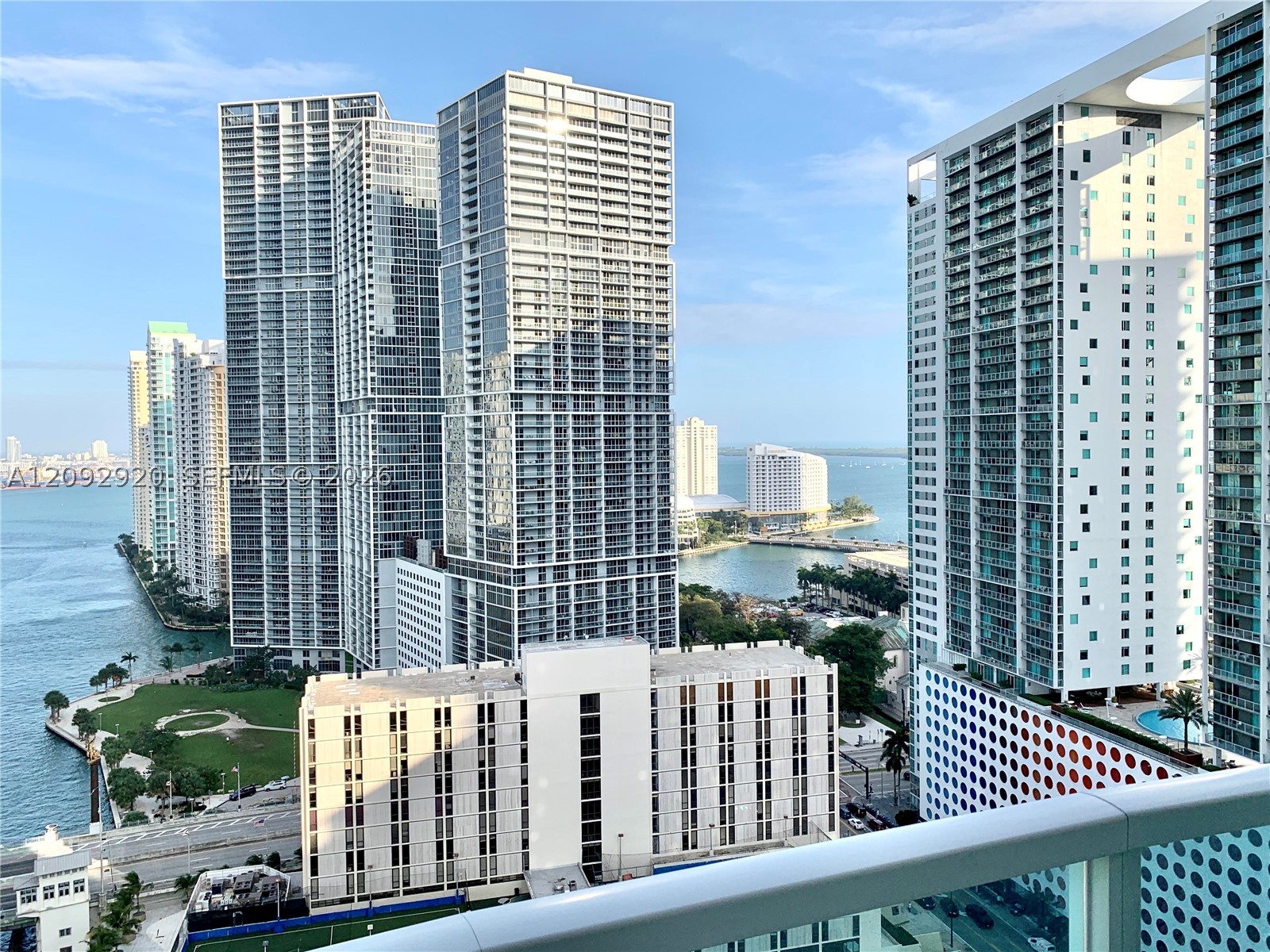 image Brickell on the River North16