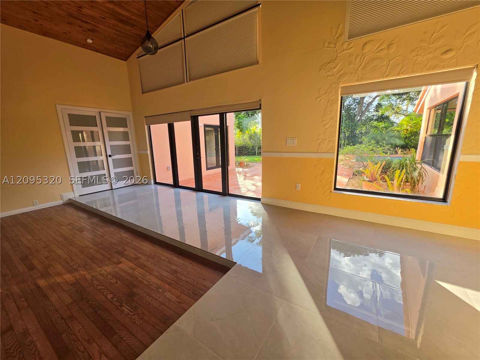 10204 SW 96th Ct Miami, FL 33176