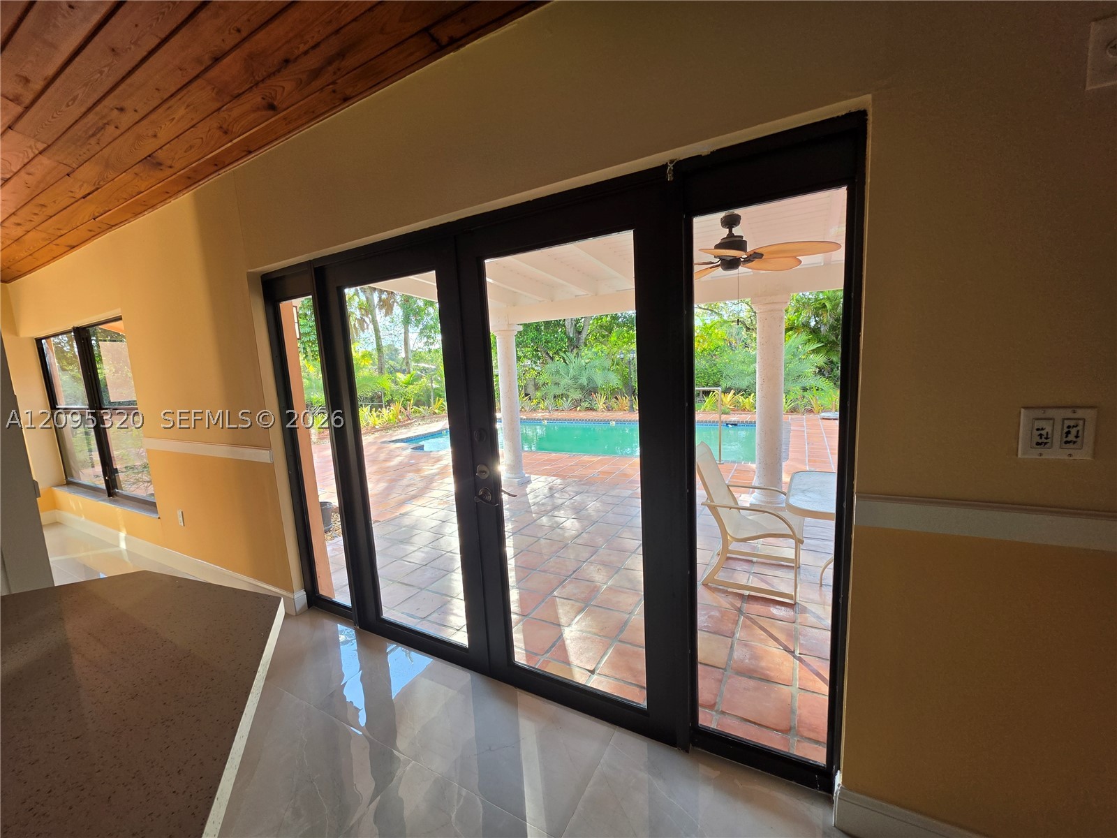 10204 SW 96th Ct Miami, FL 33176