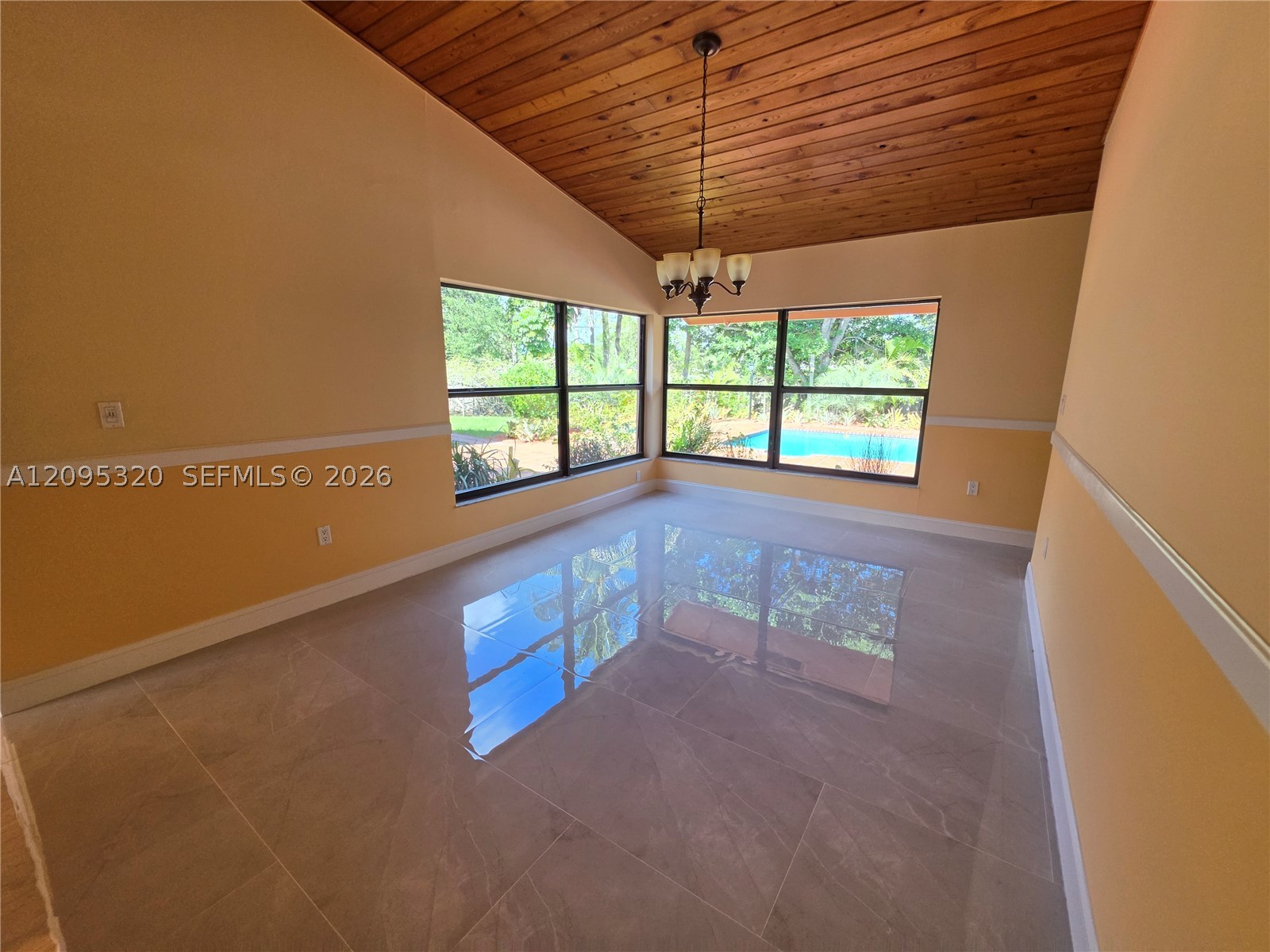 10204 SW 96th Ct Miami, FL 33176
