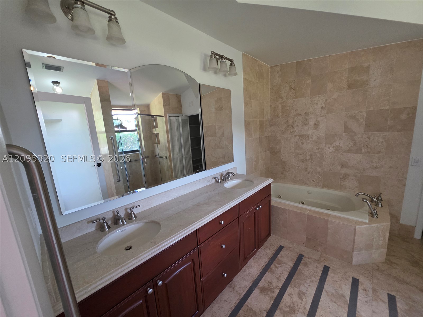 10204 SW 96th Ct Miami, FL 33176