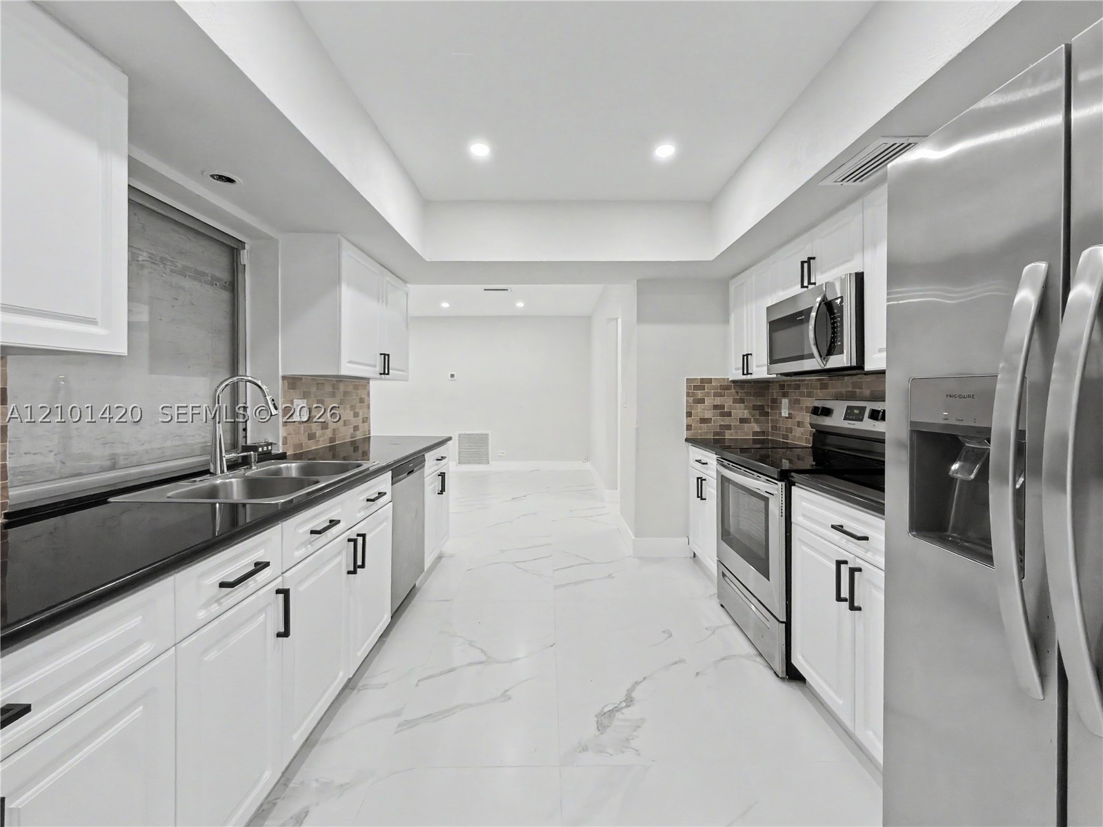 861 NW 72nd Ave Plantation, FL 33317