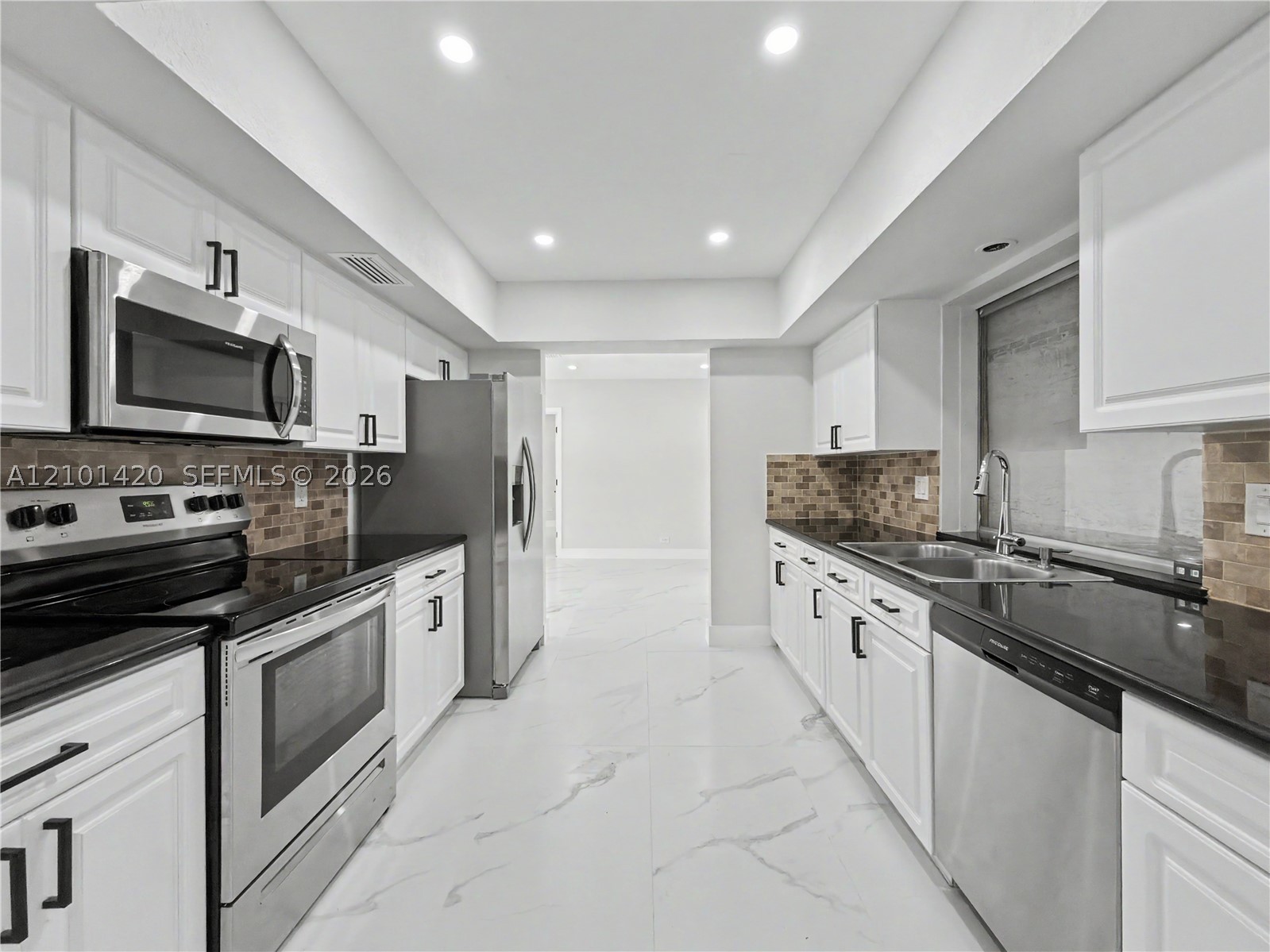 861 NW 72nd Ave Plantation, FL 33317