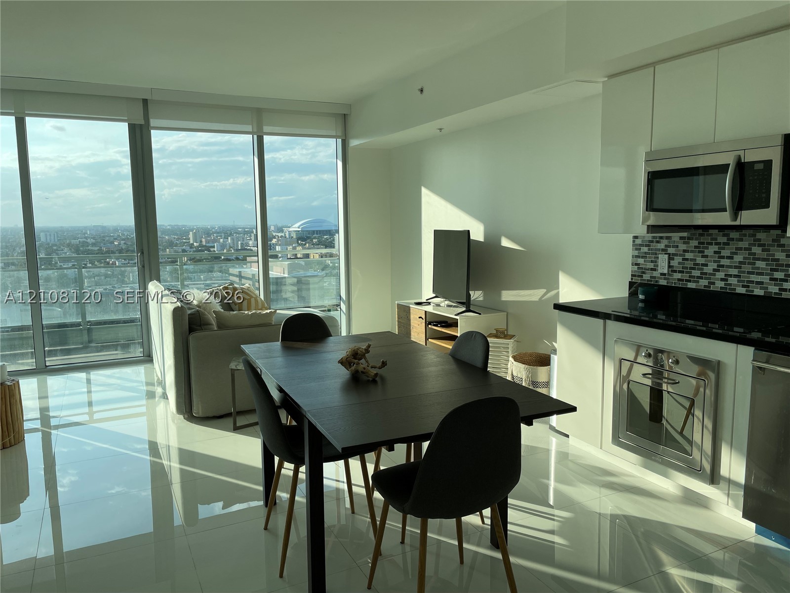 92 SW 3rd St #2307 Miami, FL 33130