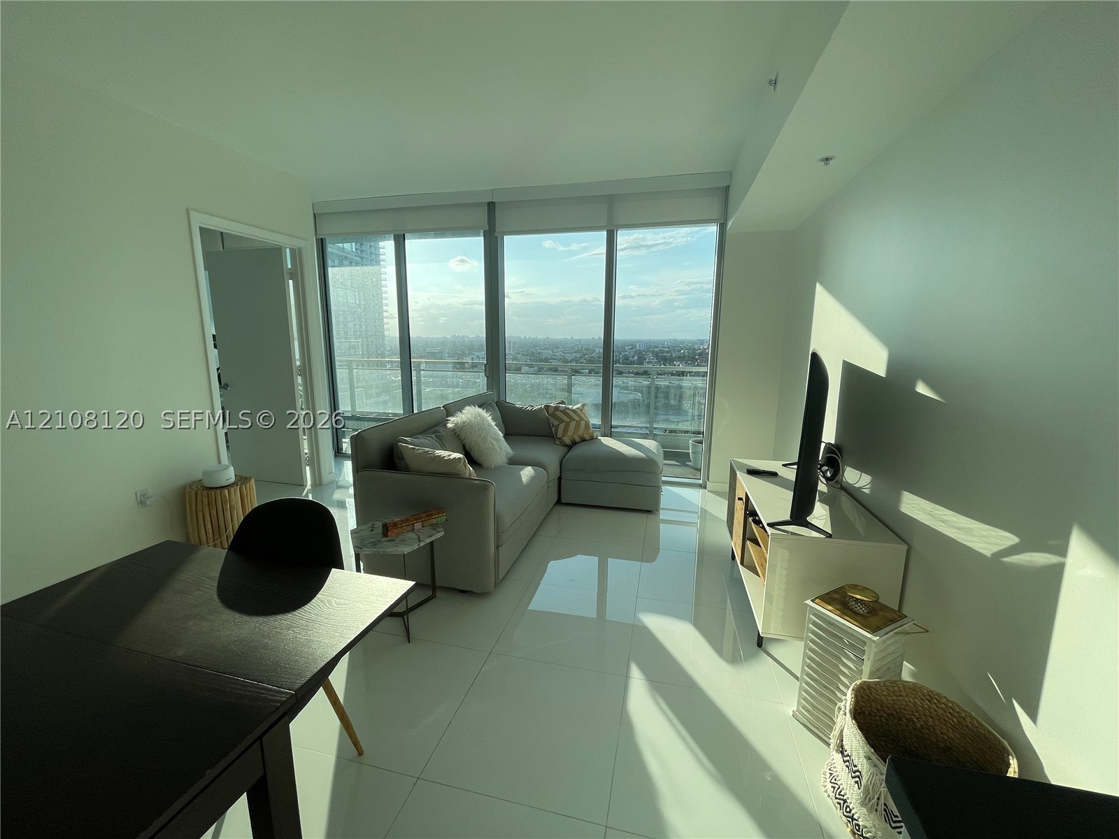 92 SW 3rd St #2307 Miami, FL 33130